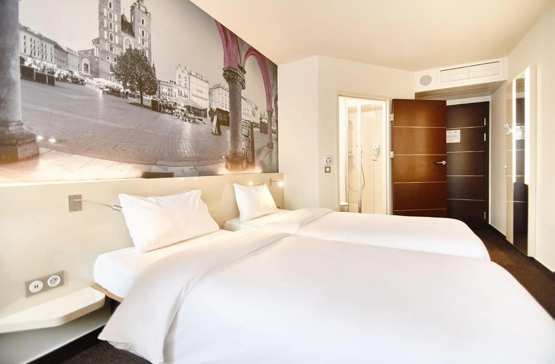 Photo of the whole room, Bed in B&B HOTEL Krakow Centrum