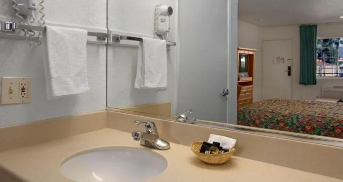 Bathroom in Orange Show Inn