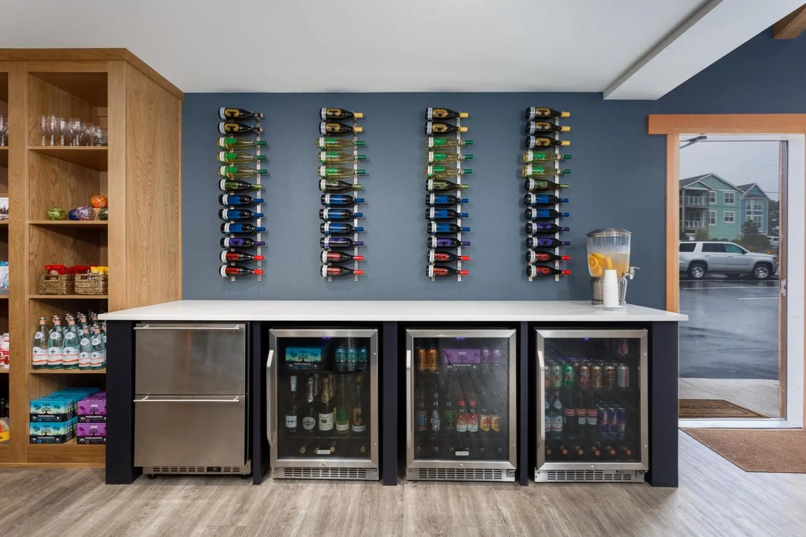 On-site shops in The Coho Oceanfront Lodge