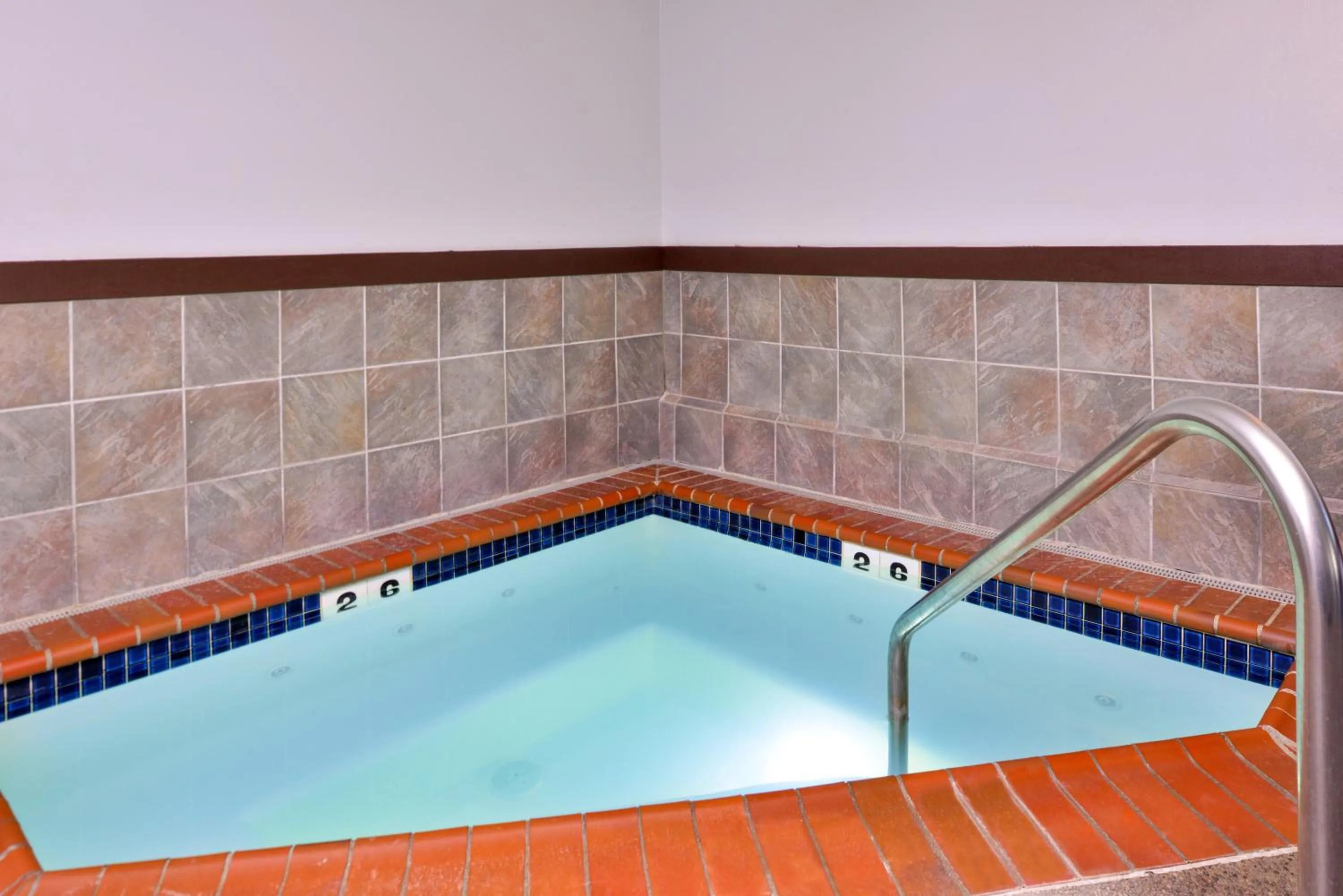 Hot Tub in The Coho Oceanfront Lodge