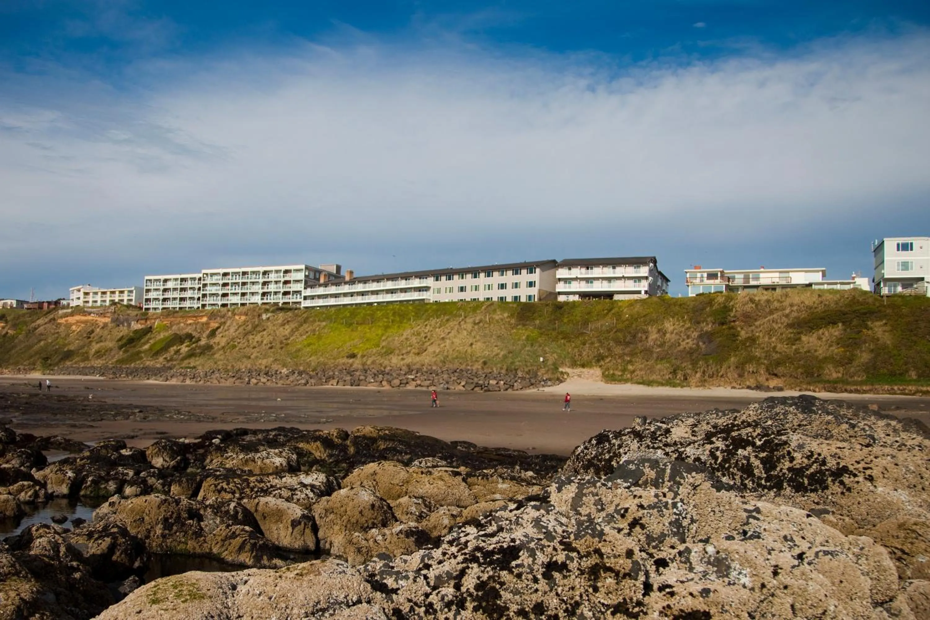Facade/entrance in The Coho Oceanfront Lodge