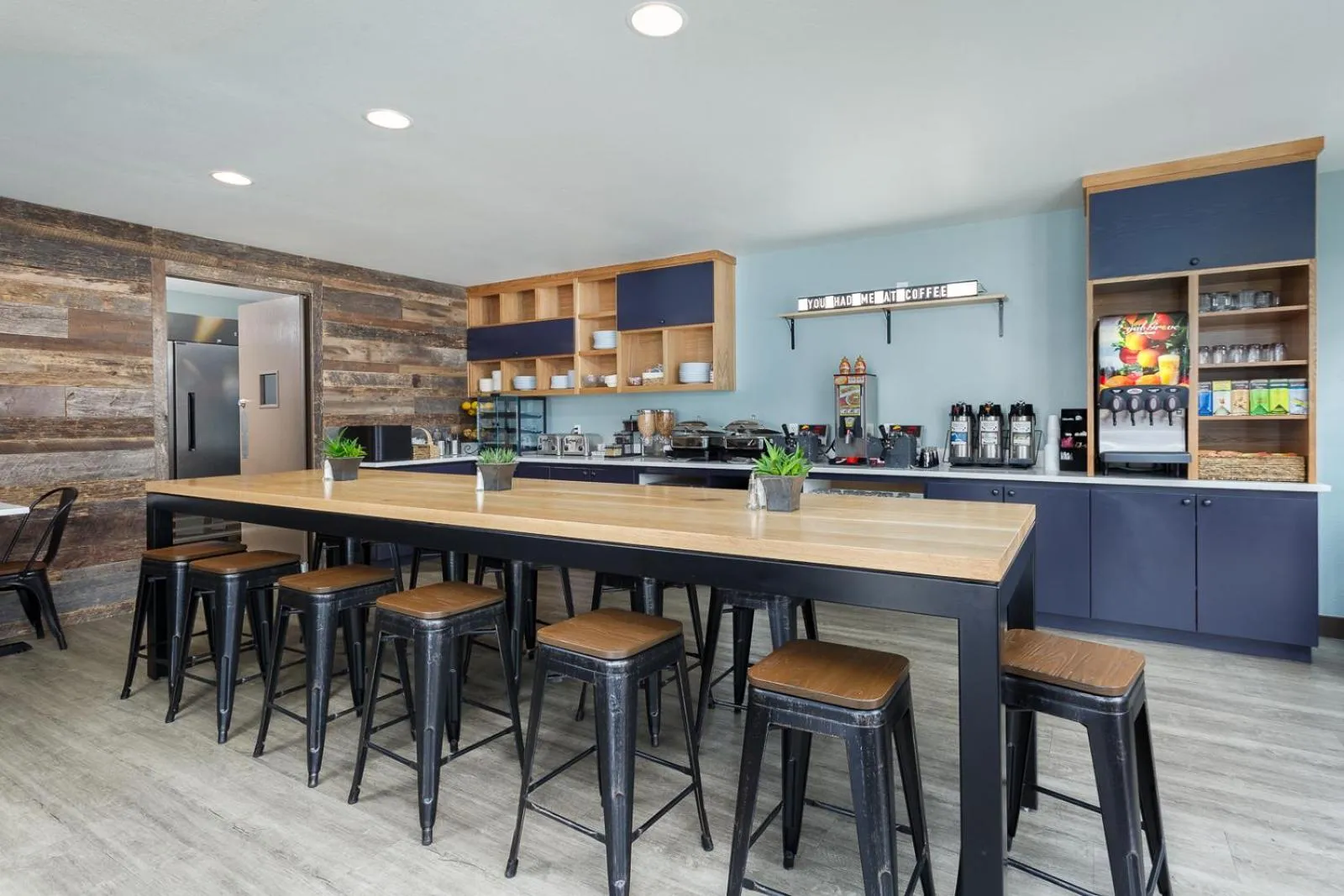 Restaurant/places to eat in The Coho Oceanfront Lodge