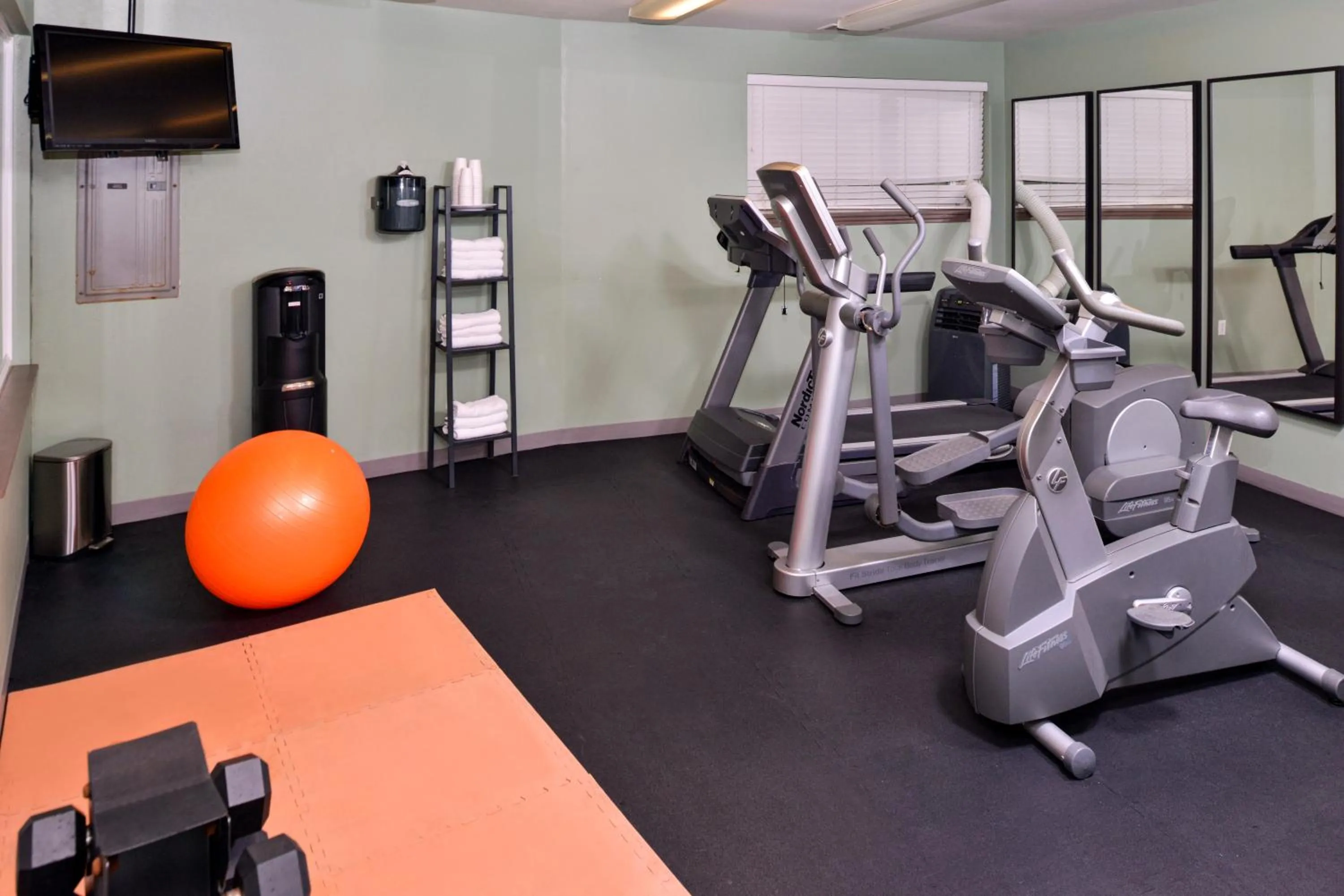 Fitness centre/facilities in The Coho Oceanfront Lodge