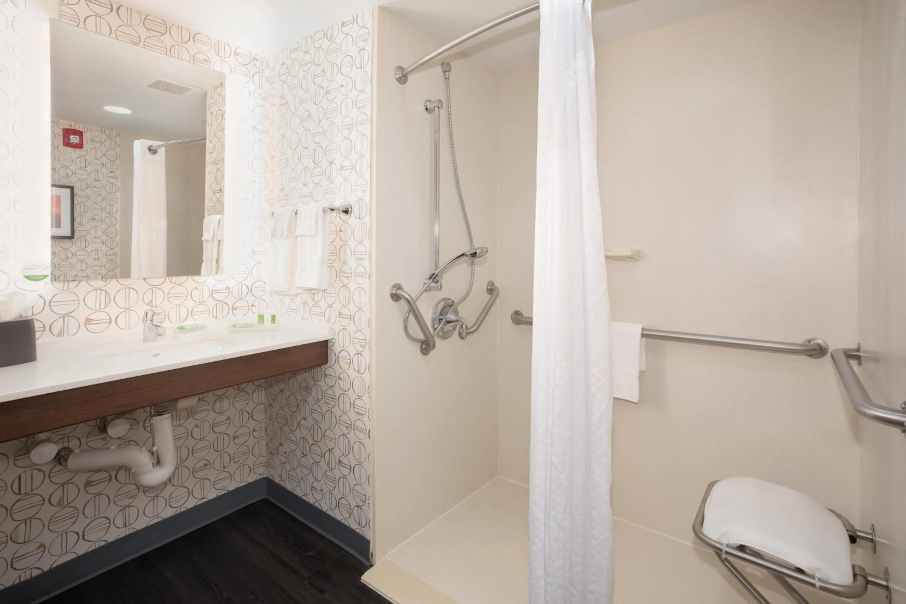 Photo of the whole room in Holiday Inn Winchester Southeast-Historic Gateway by IHG