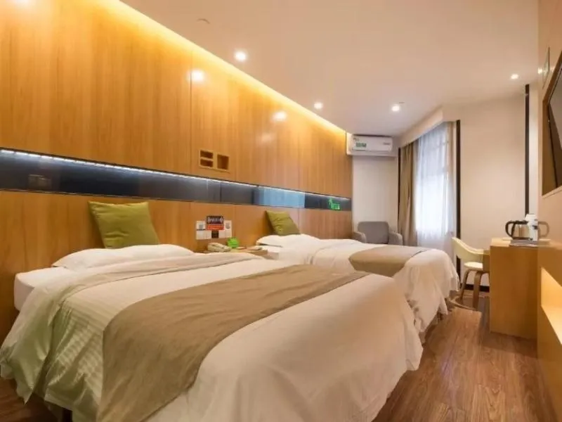 Bed in Vatica Xuzhou High Speed Railway Station Hotel