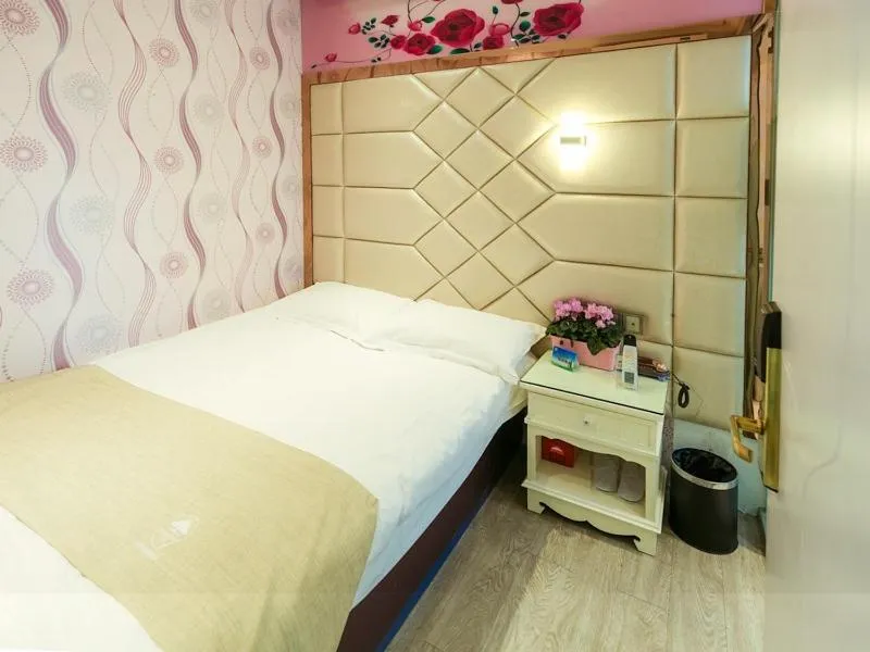 Bed in GreenTree Alliance Shanghai Minhang District Hongqiao Hub Huanghua Road Hotel