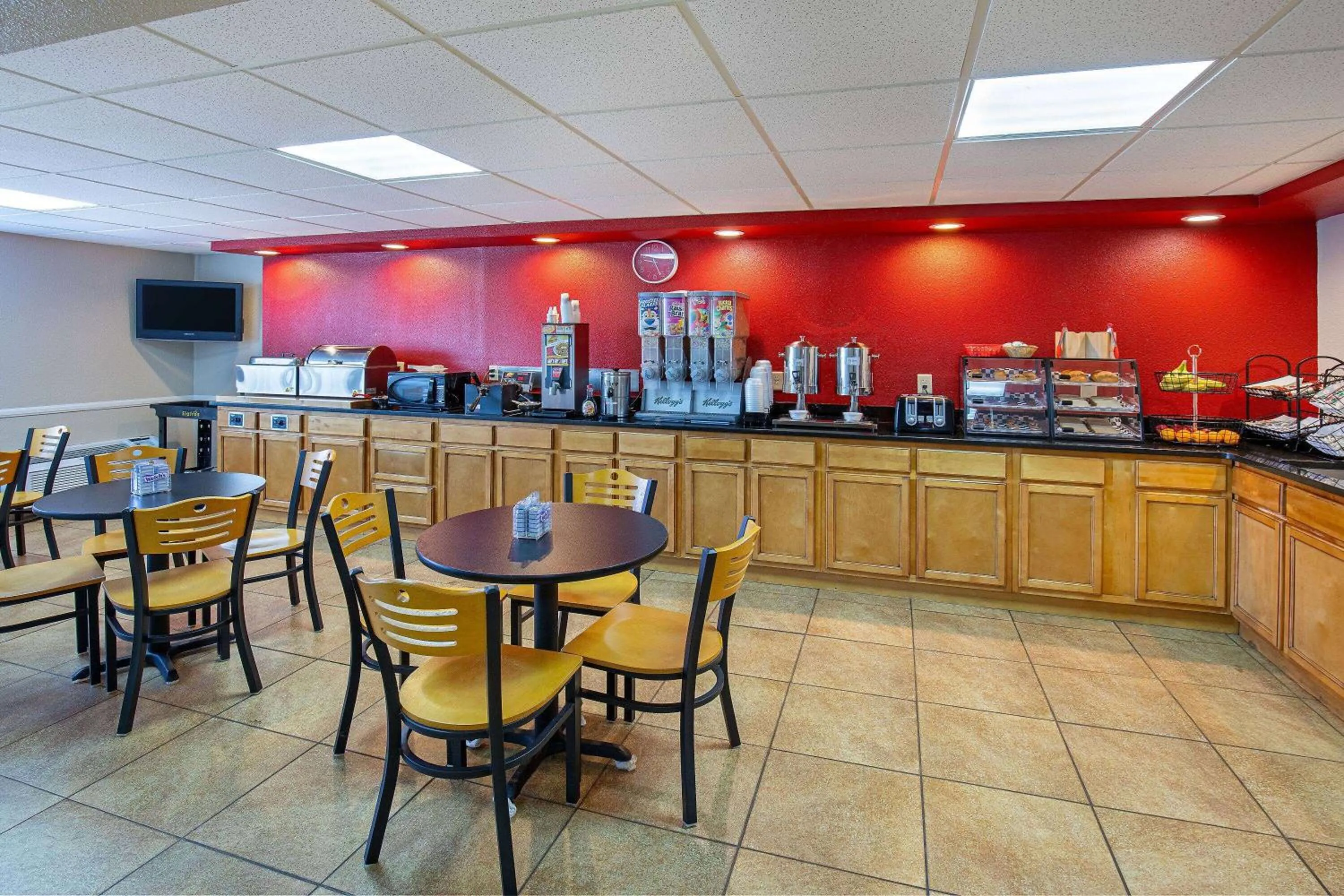 Breakfast in Ramada by Wyndham Bowling Green