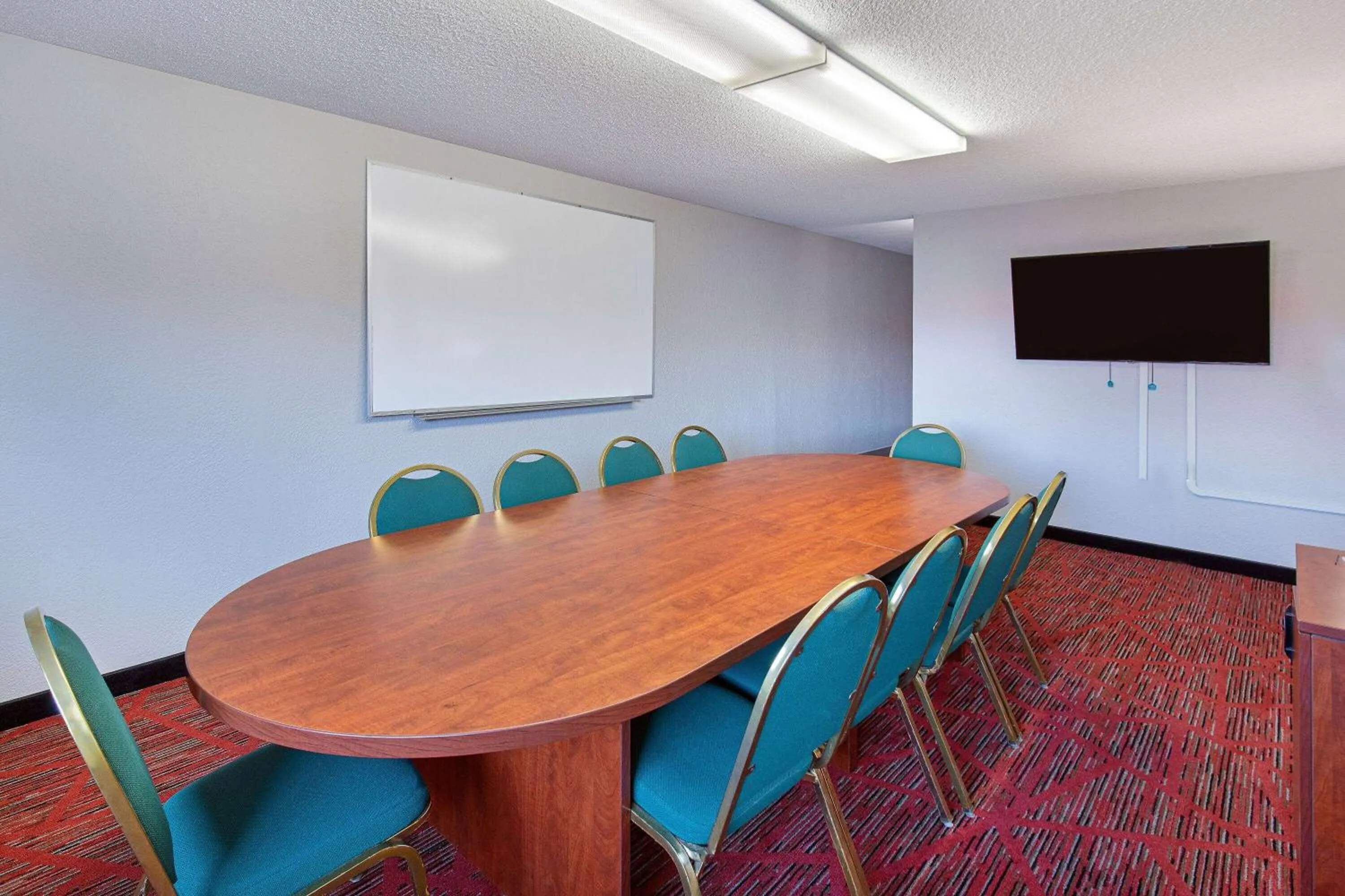 Meeting/conference room in Ramada by Wyndham Bowling Green