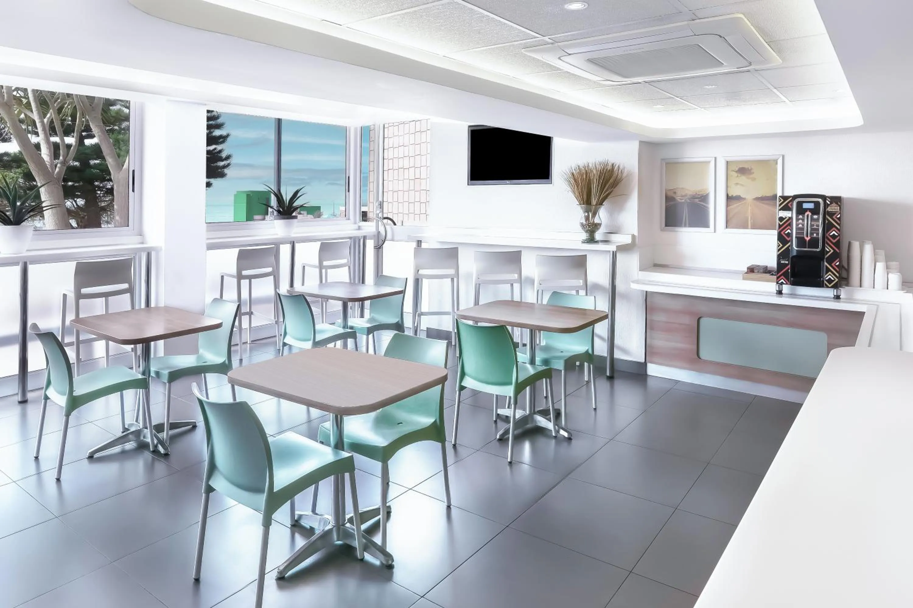 Coffee/tea facilities in SUN1 PORT ELIZABETH