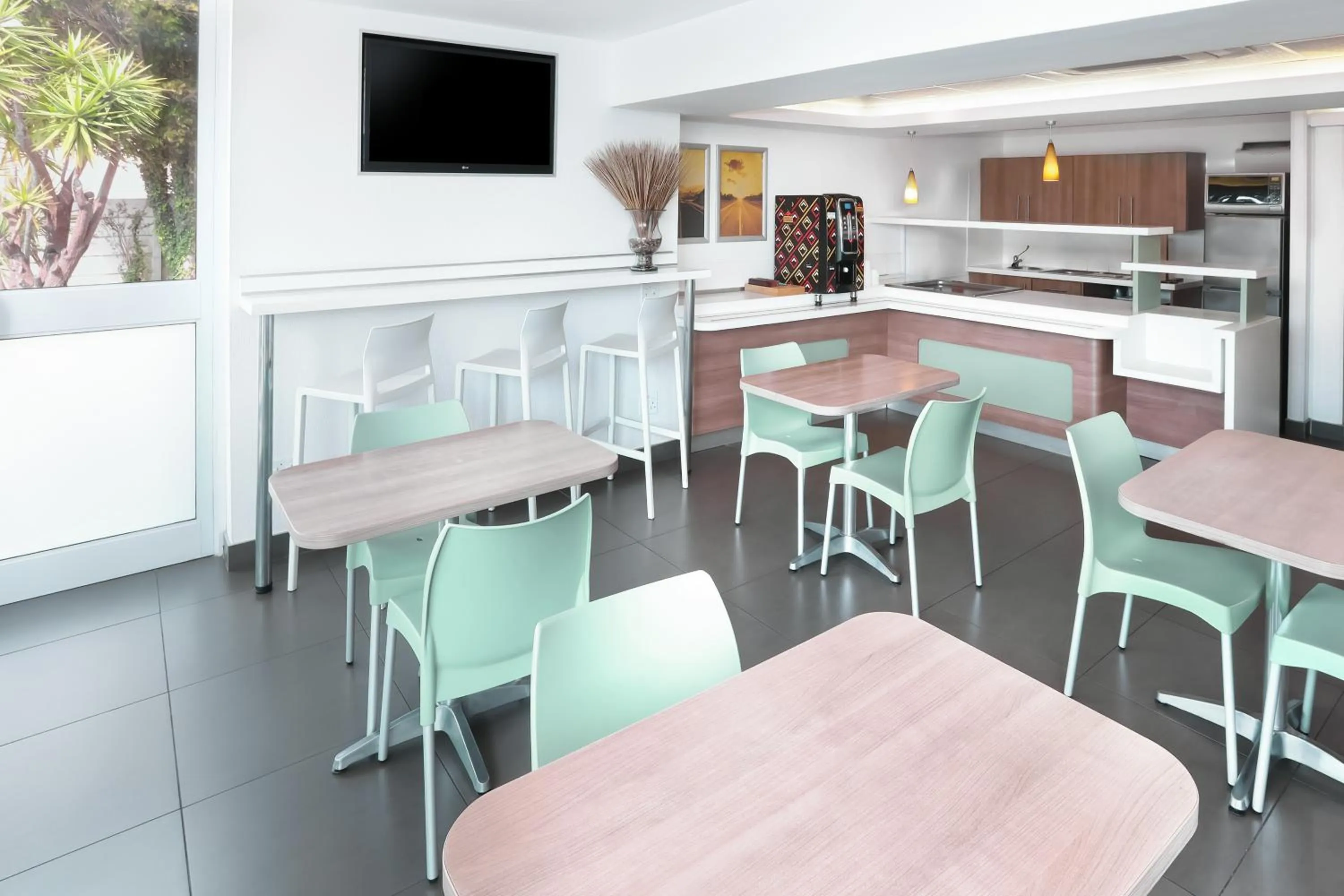 Coffee/tea facilities in SUN1 PORT ELIZABETH