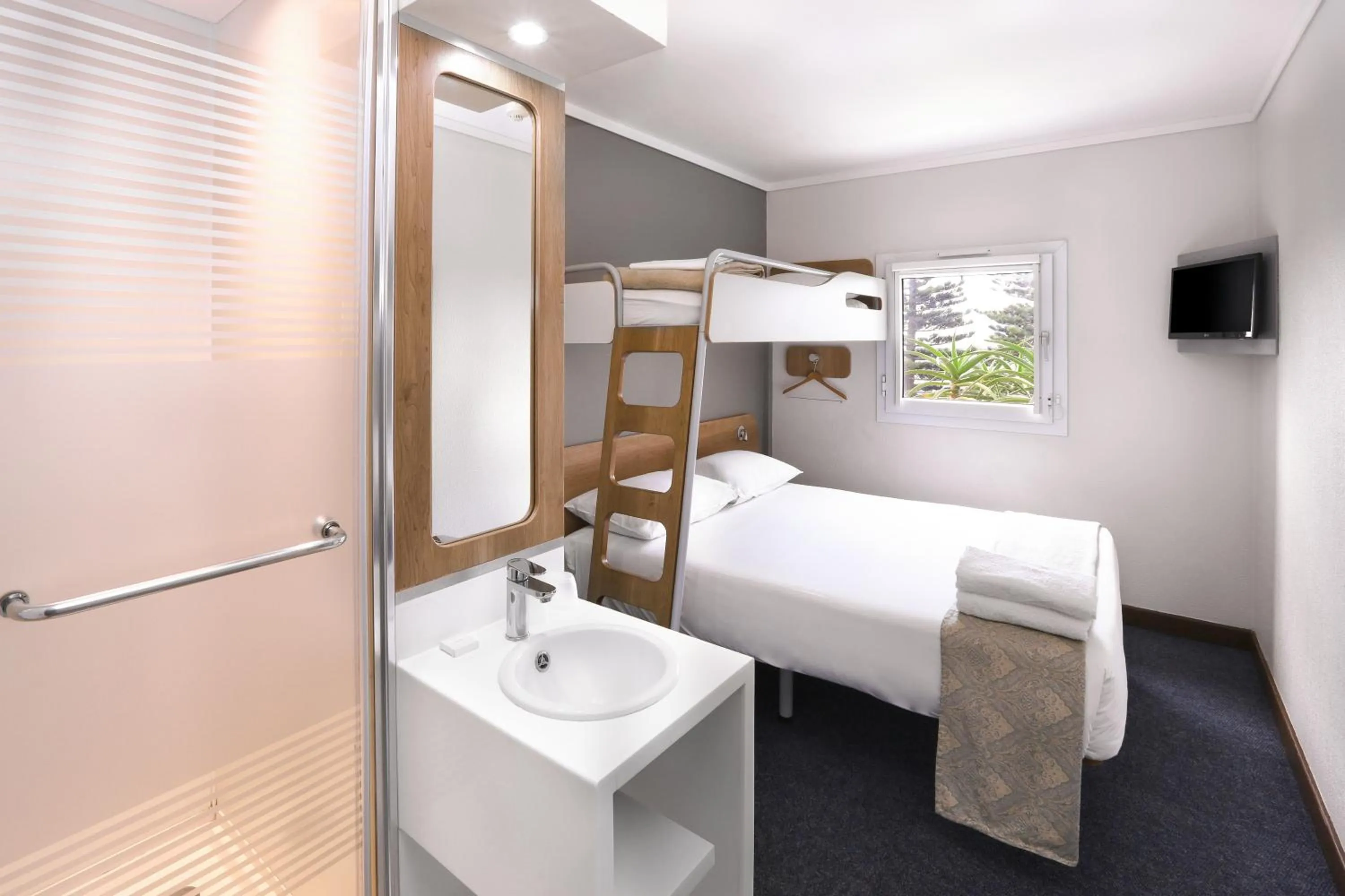 Bed in SUN1 PORT ELIZABETH