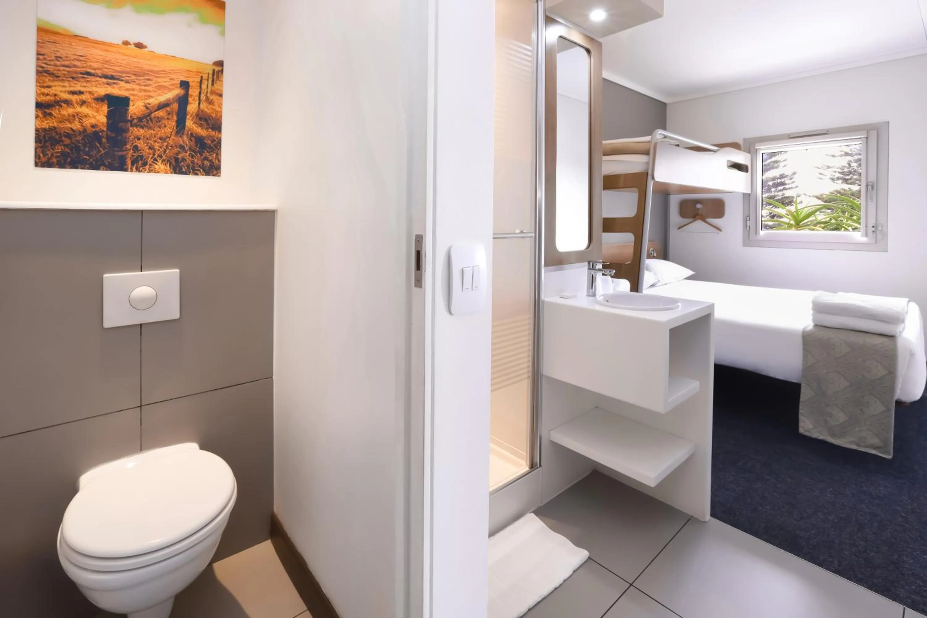 Toilet in SUN1 PORT ELIZABETH