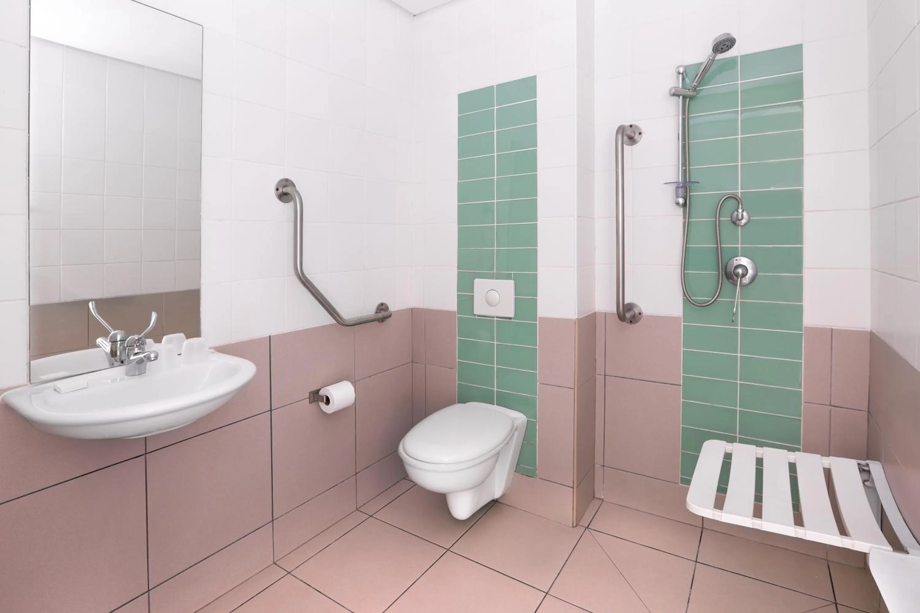 Shower in SUN1 PORT ELIZABETH