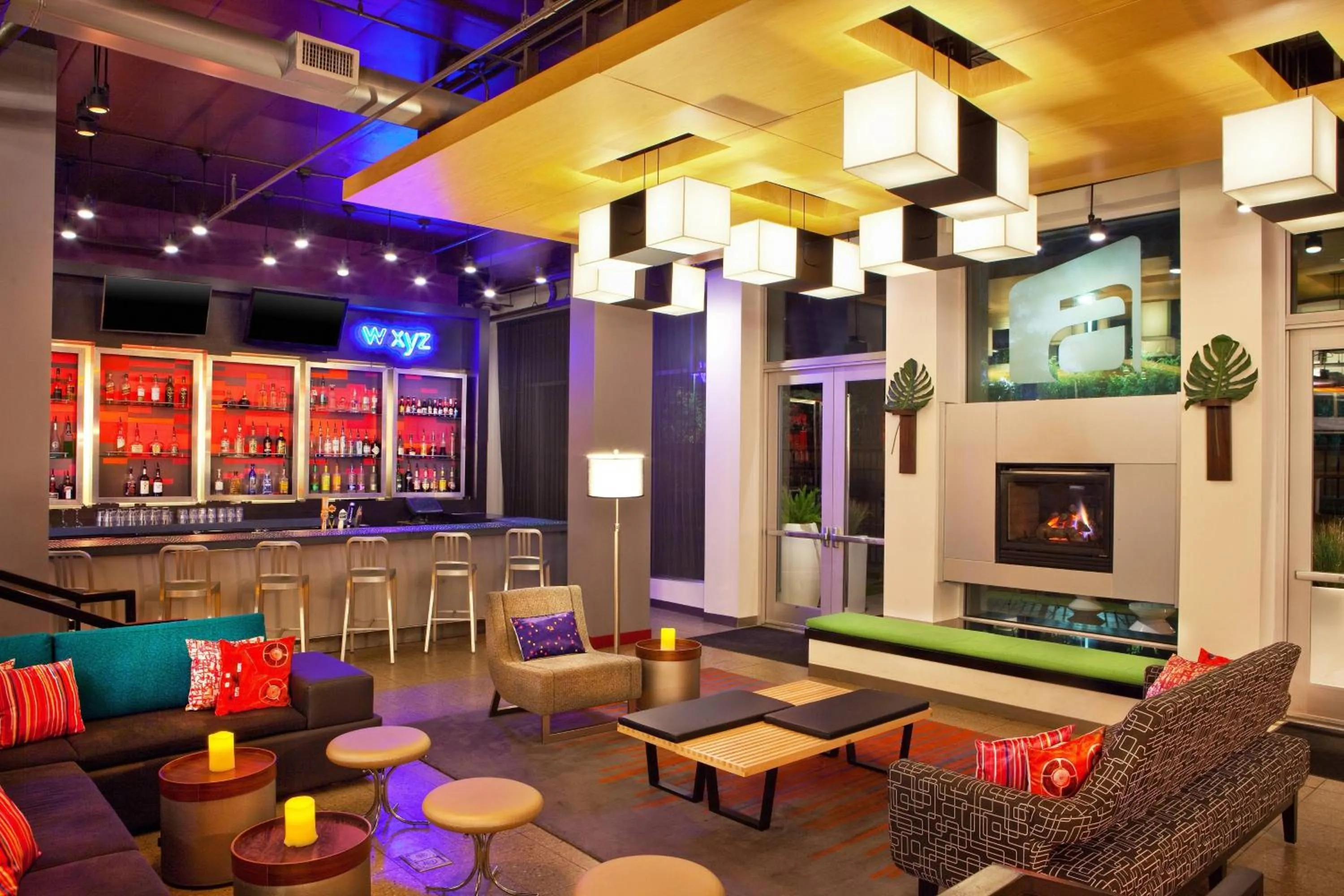 Lounge or bar in Aloft Ontario-Rancho Cucamonga