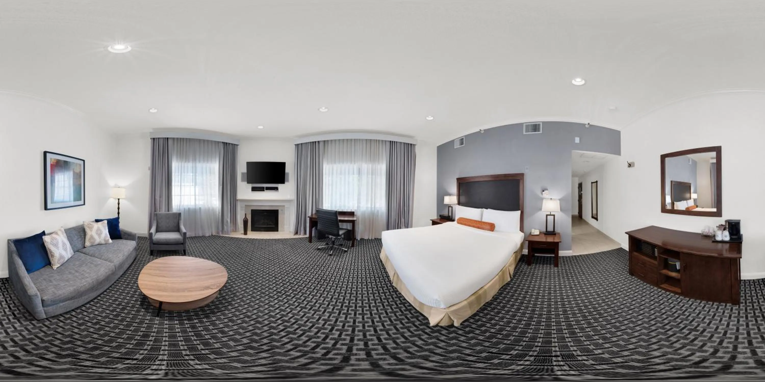 Photo of the whole room, Bed in Toll House Hotel Los Gatos