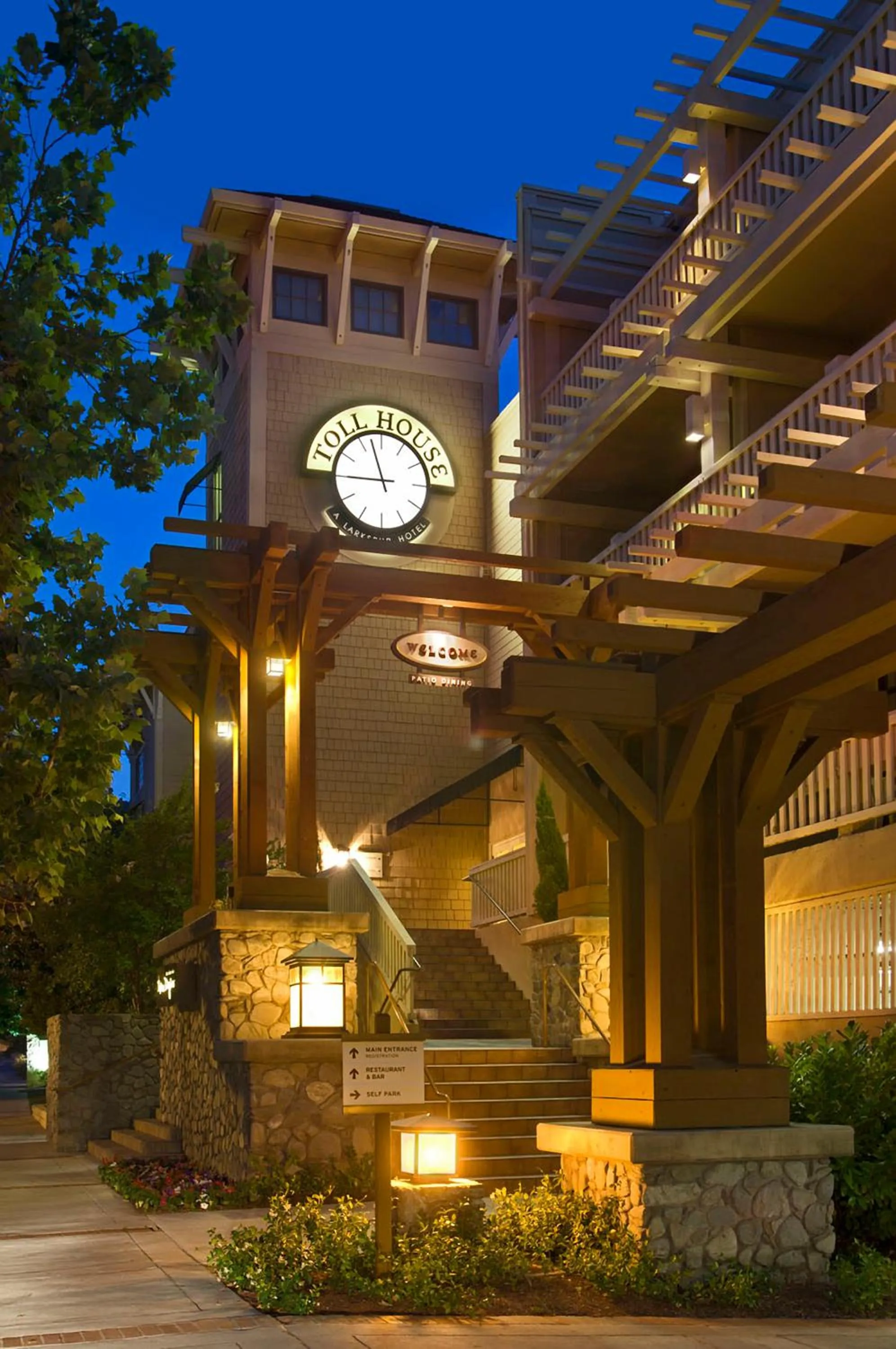 Facade/entrance in Toll House Hotel Los Gatos