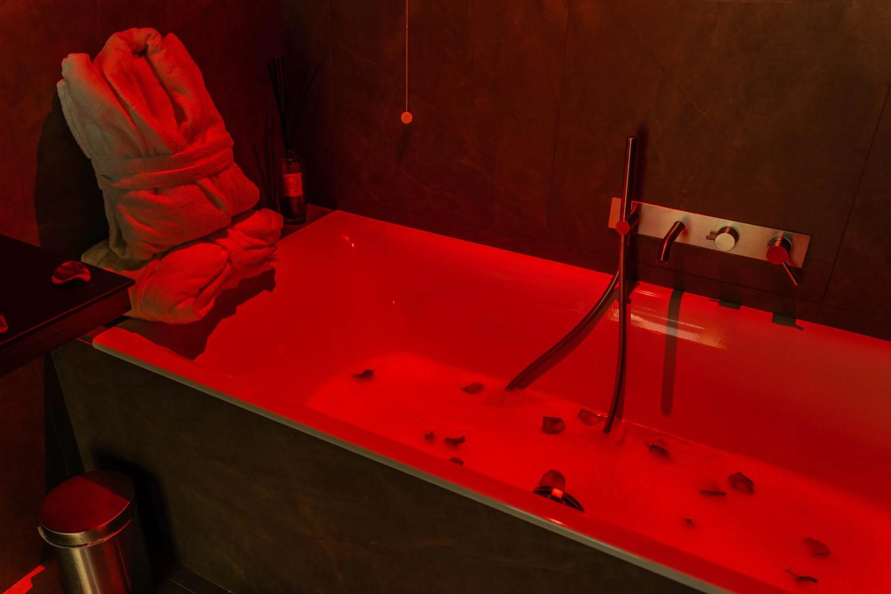 Bath in Gasometer Urban Suites