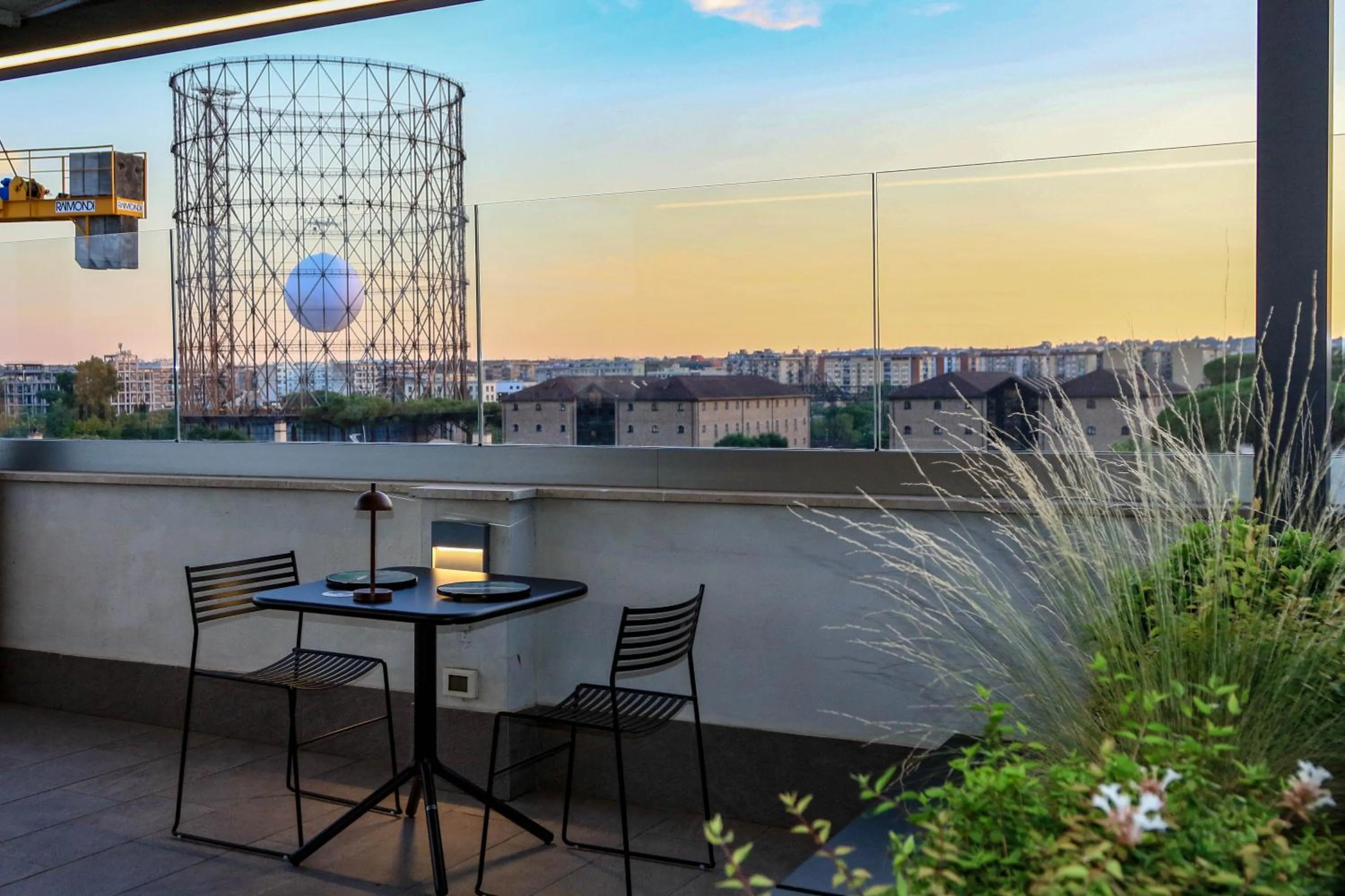 Restaurant/places to eat in Gasometer Urban Suites
