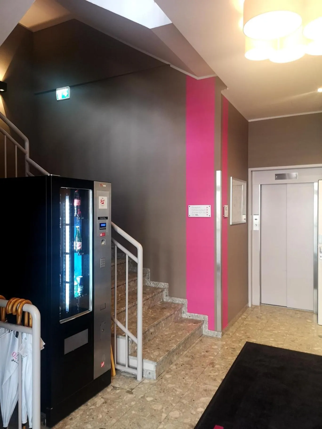 Facade/entrance in HOTEL max70