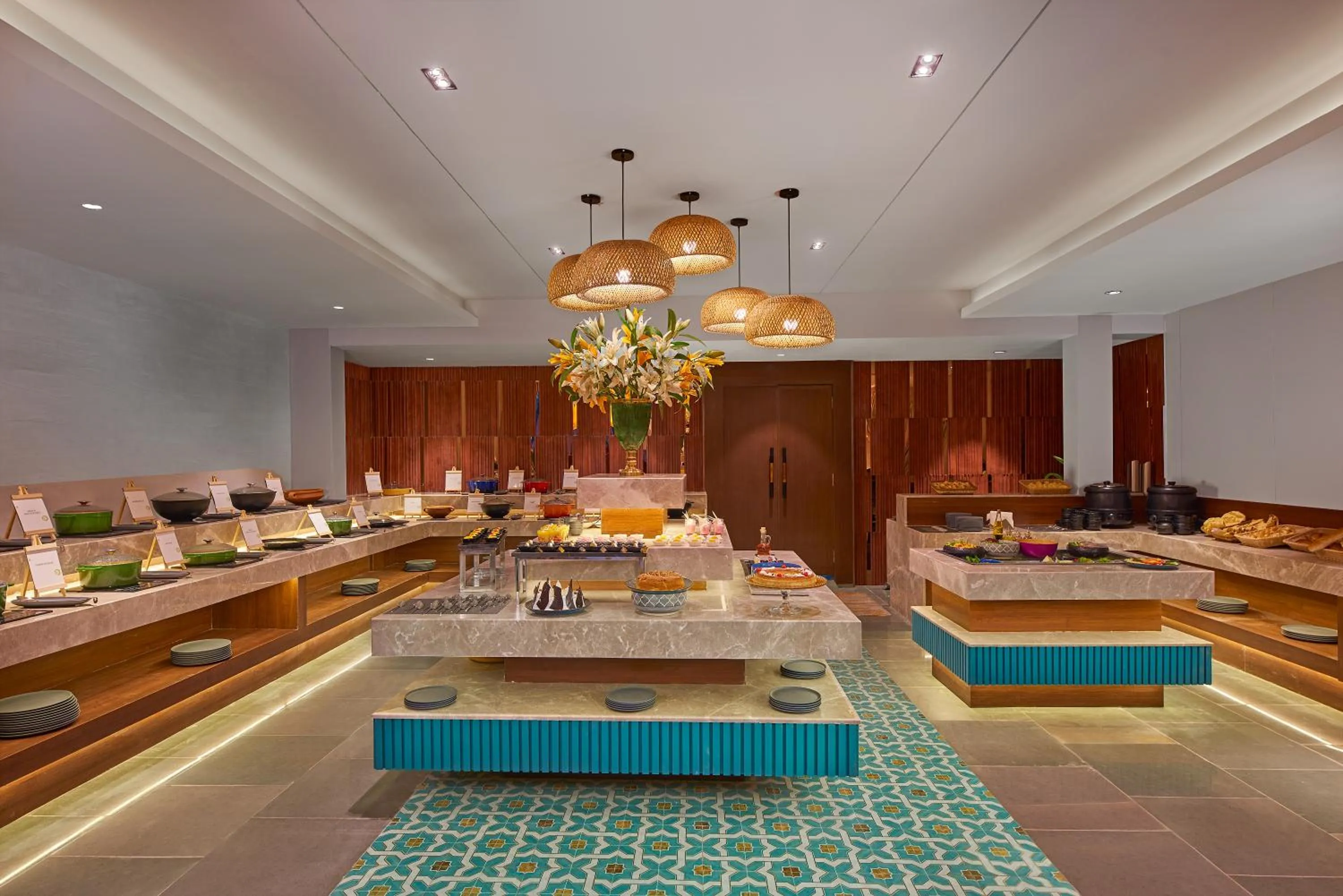 Restaurant/places to eat in Southern Star,Bangalore