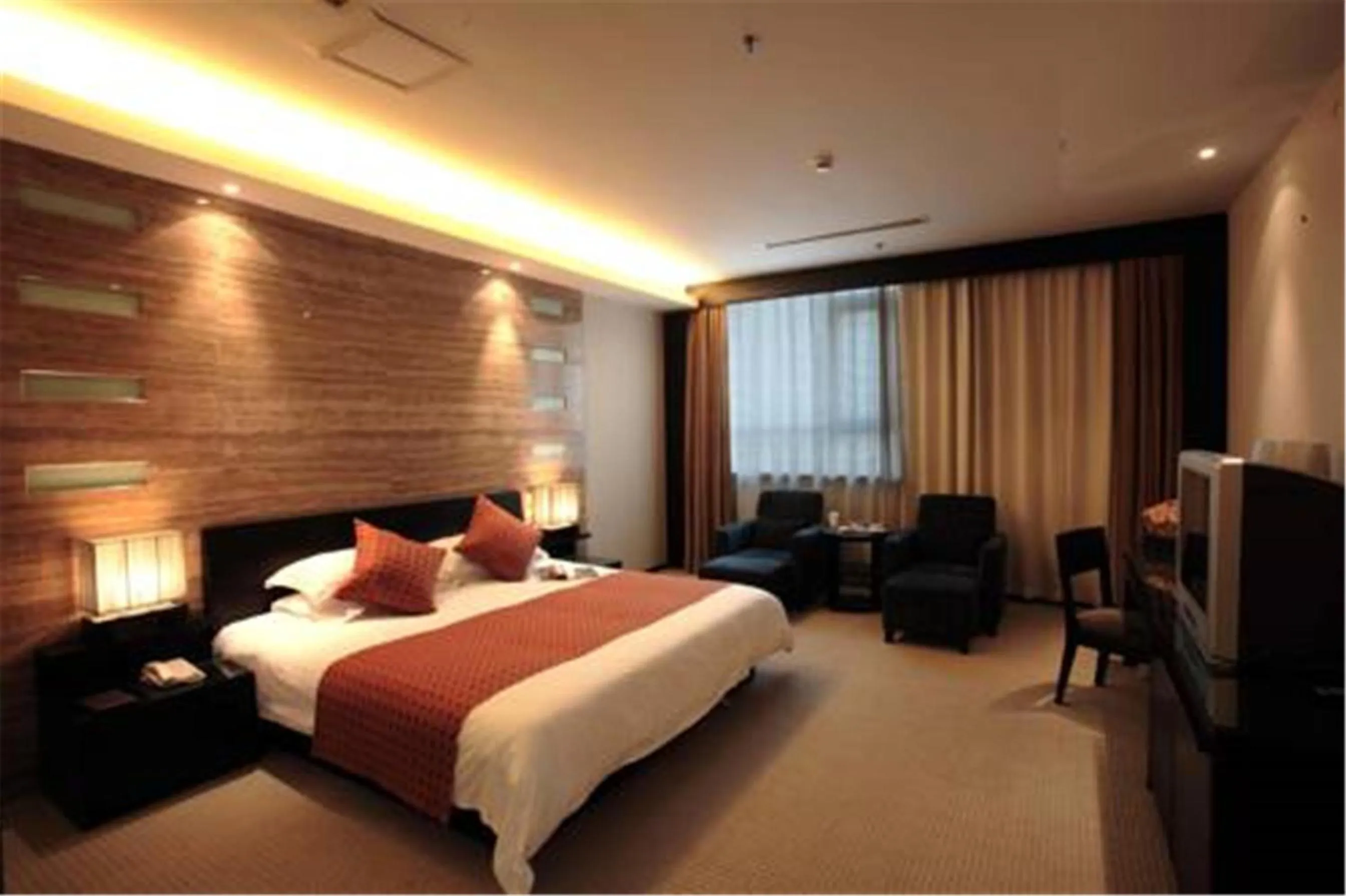 Bed in Hundred Centuries Hotel