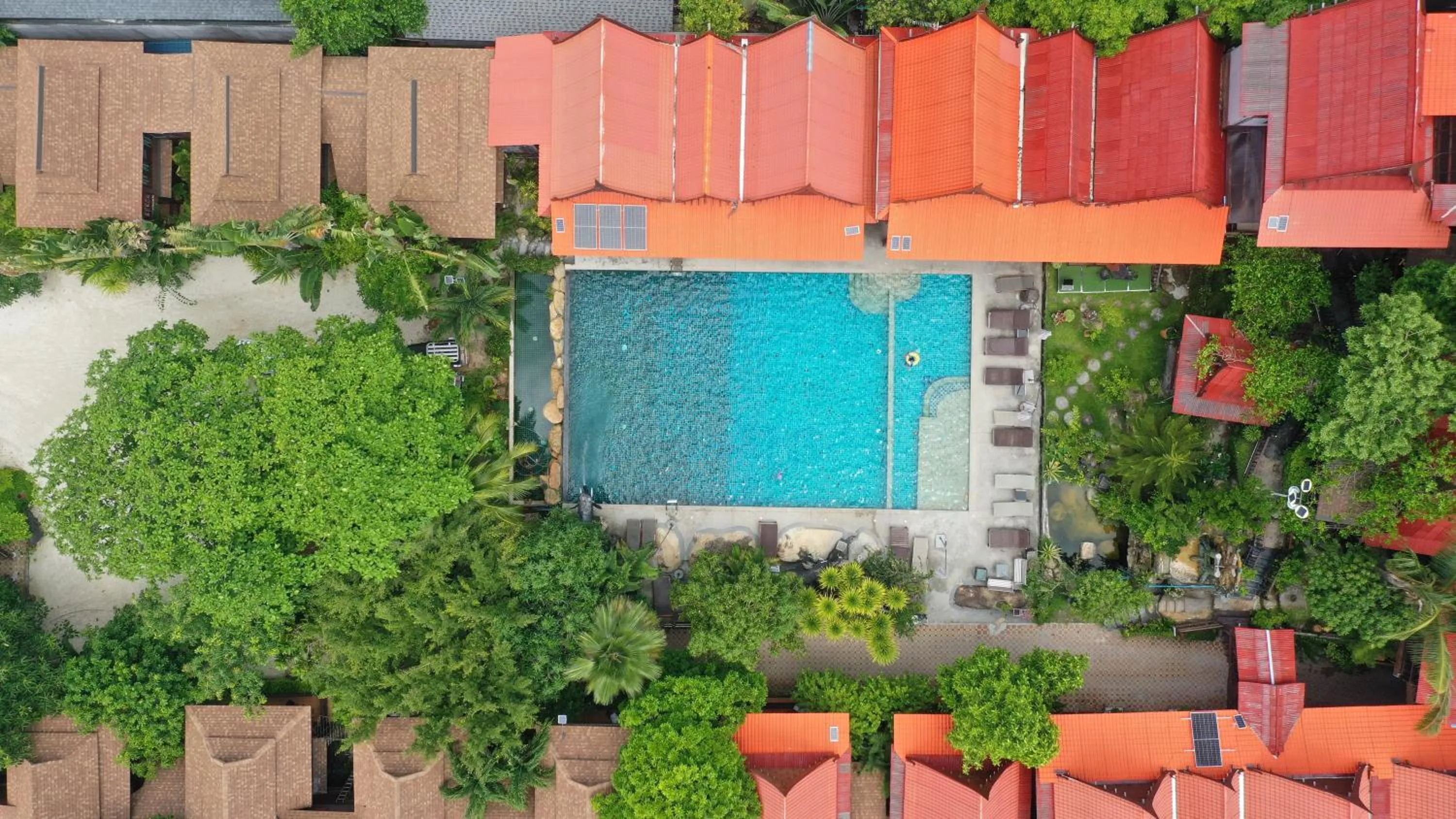 Swimming pool in Anda Lipe Resort