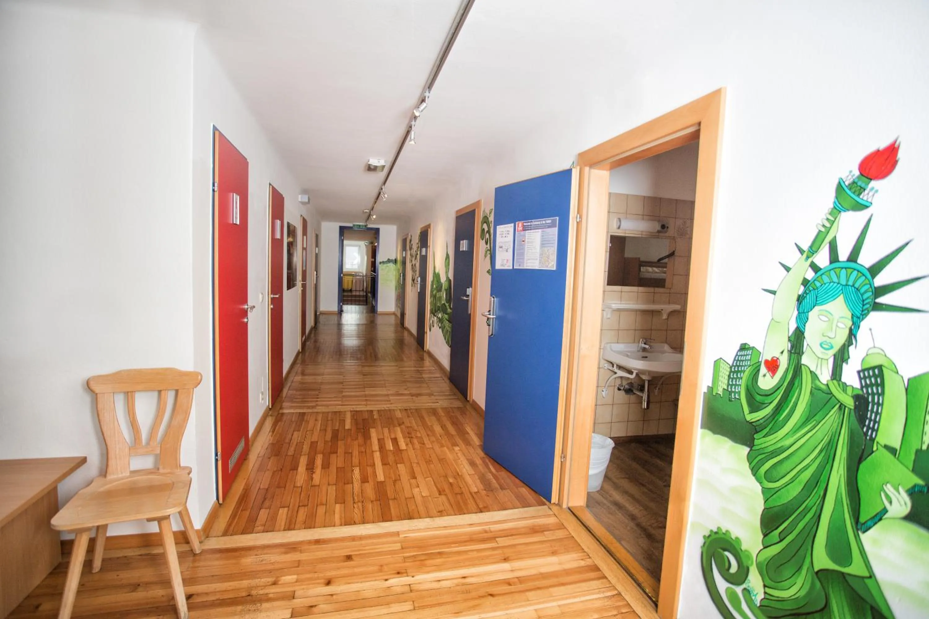 Area and facilities in YoHo - International Youth Hostel