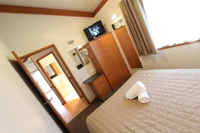 Bed in Apollo Bay Holiday Park
