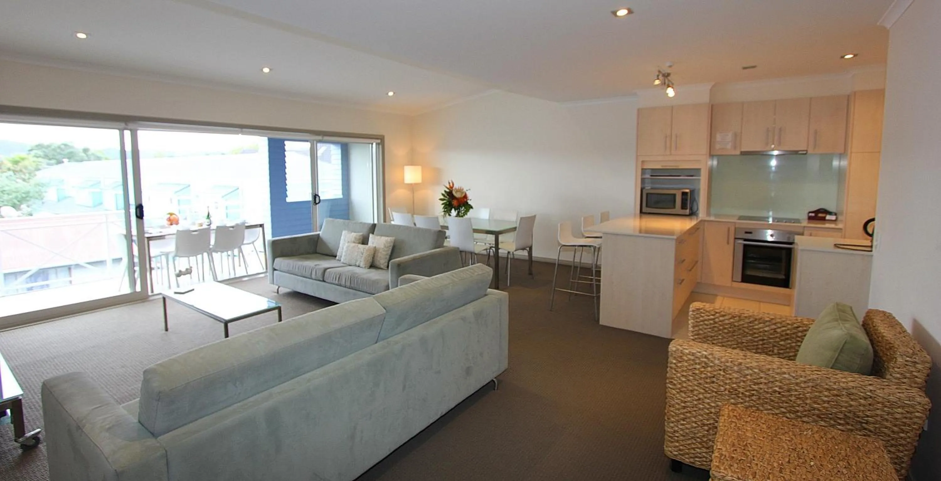 TV and multimedia in Crow's Nest Apartments