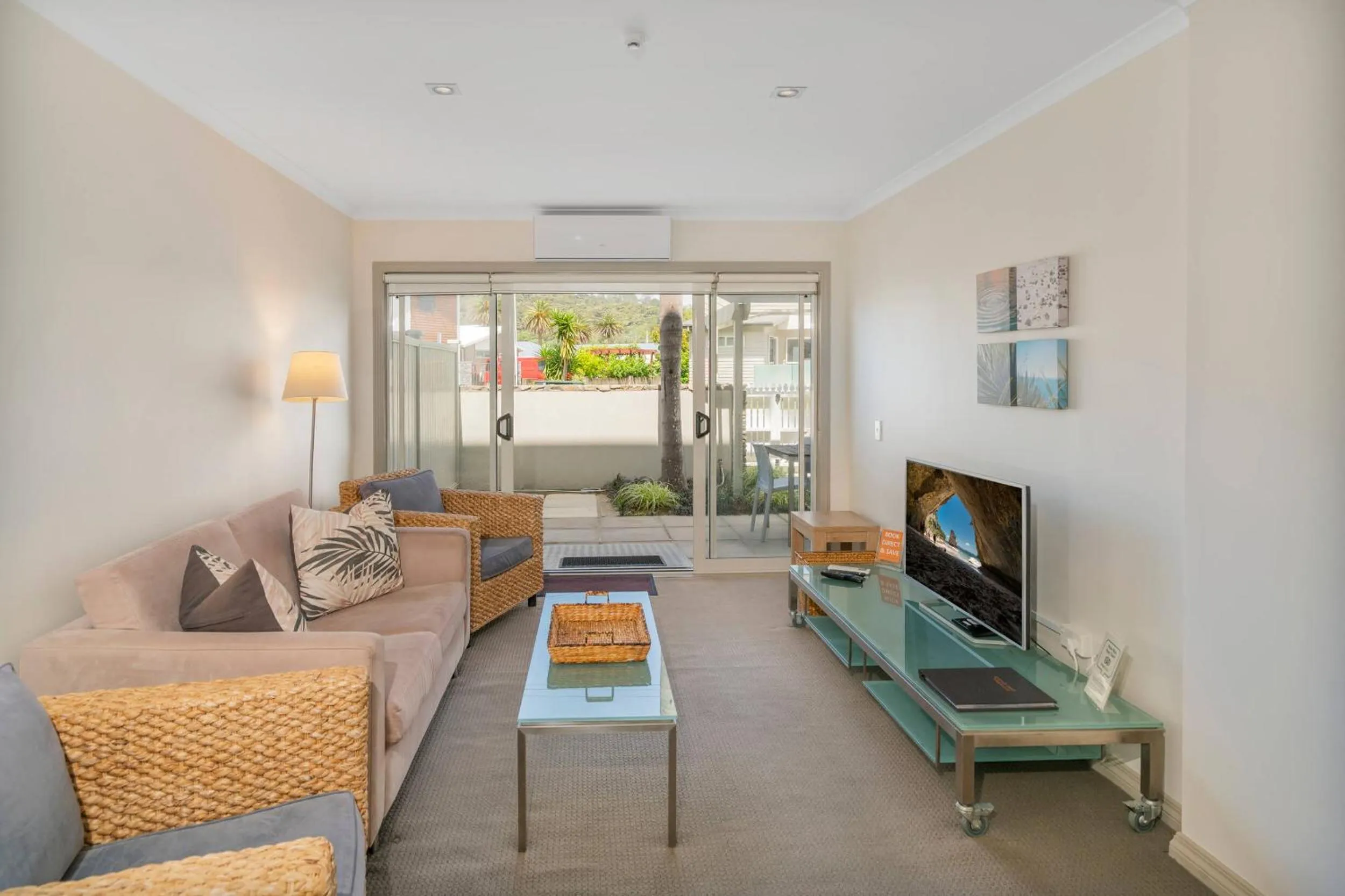 Living room in Crow's Nest Apartments