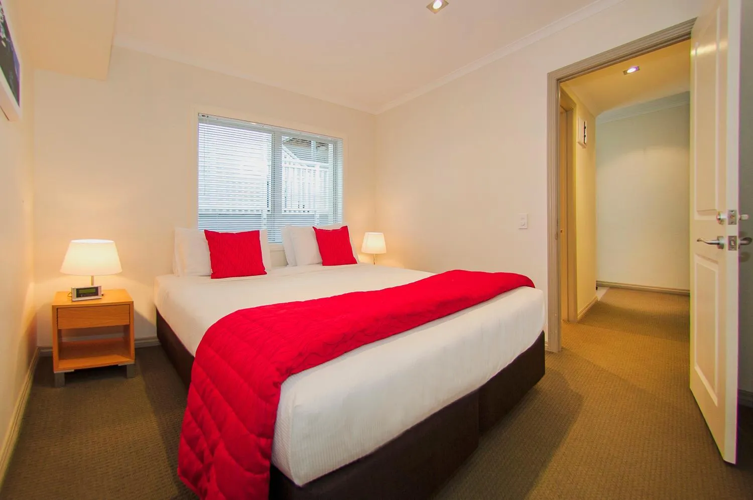 Bedroom, Bed in Crow's Nest Apartments