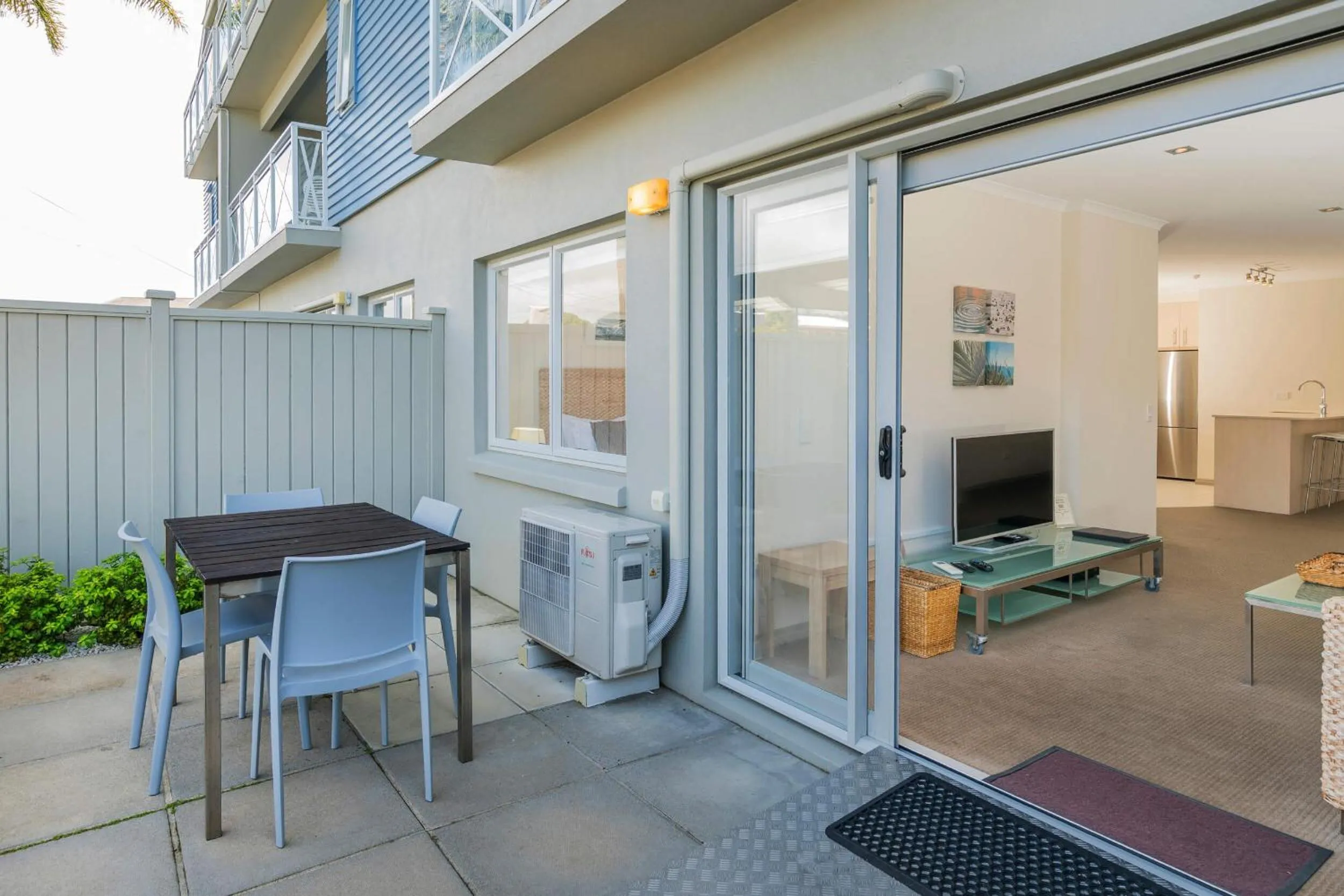 Living room in Crow's Nest Apartments