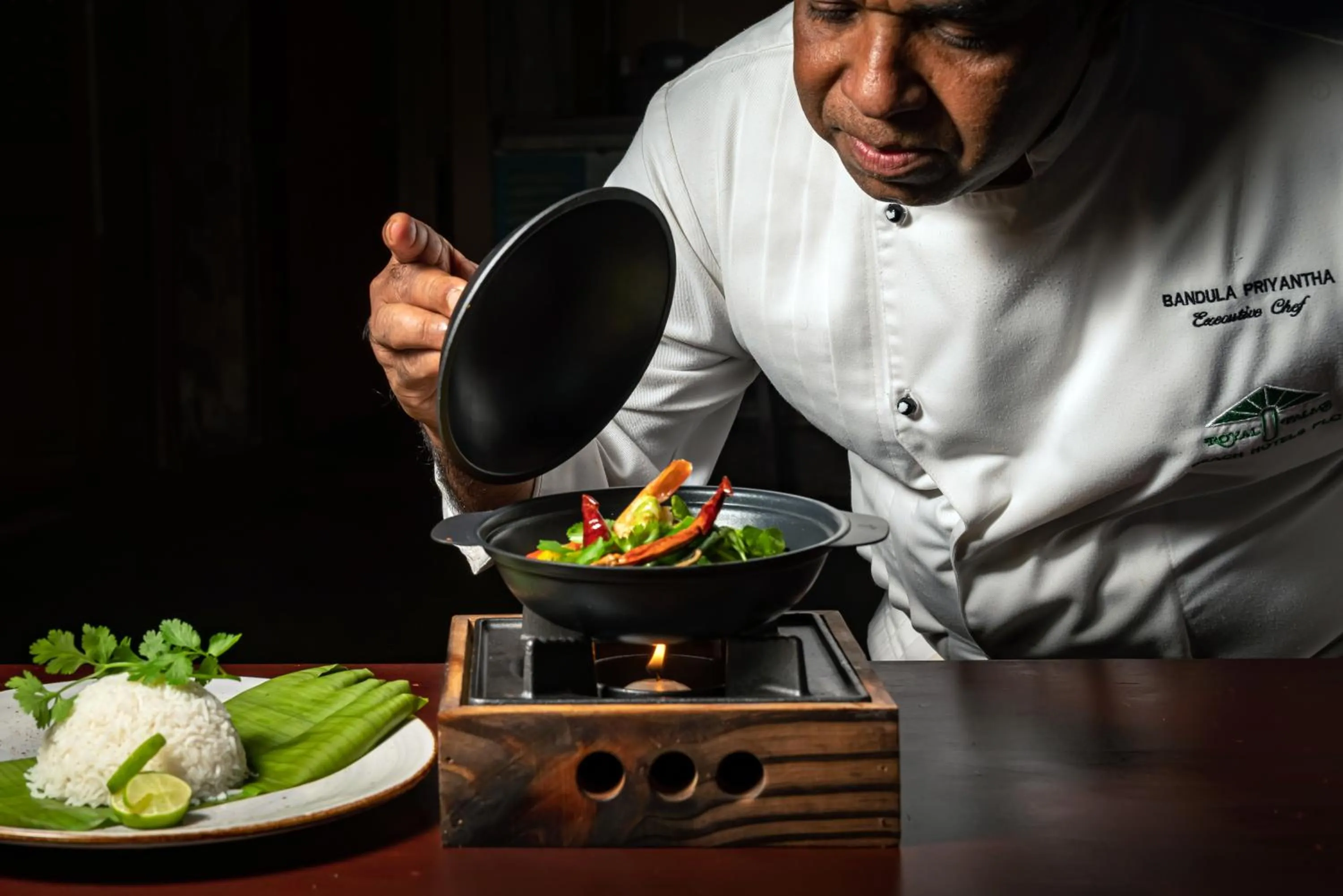 Restaurant/places to eat in Royal Palms Beach Hotel