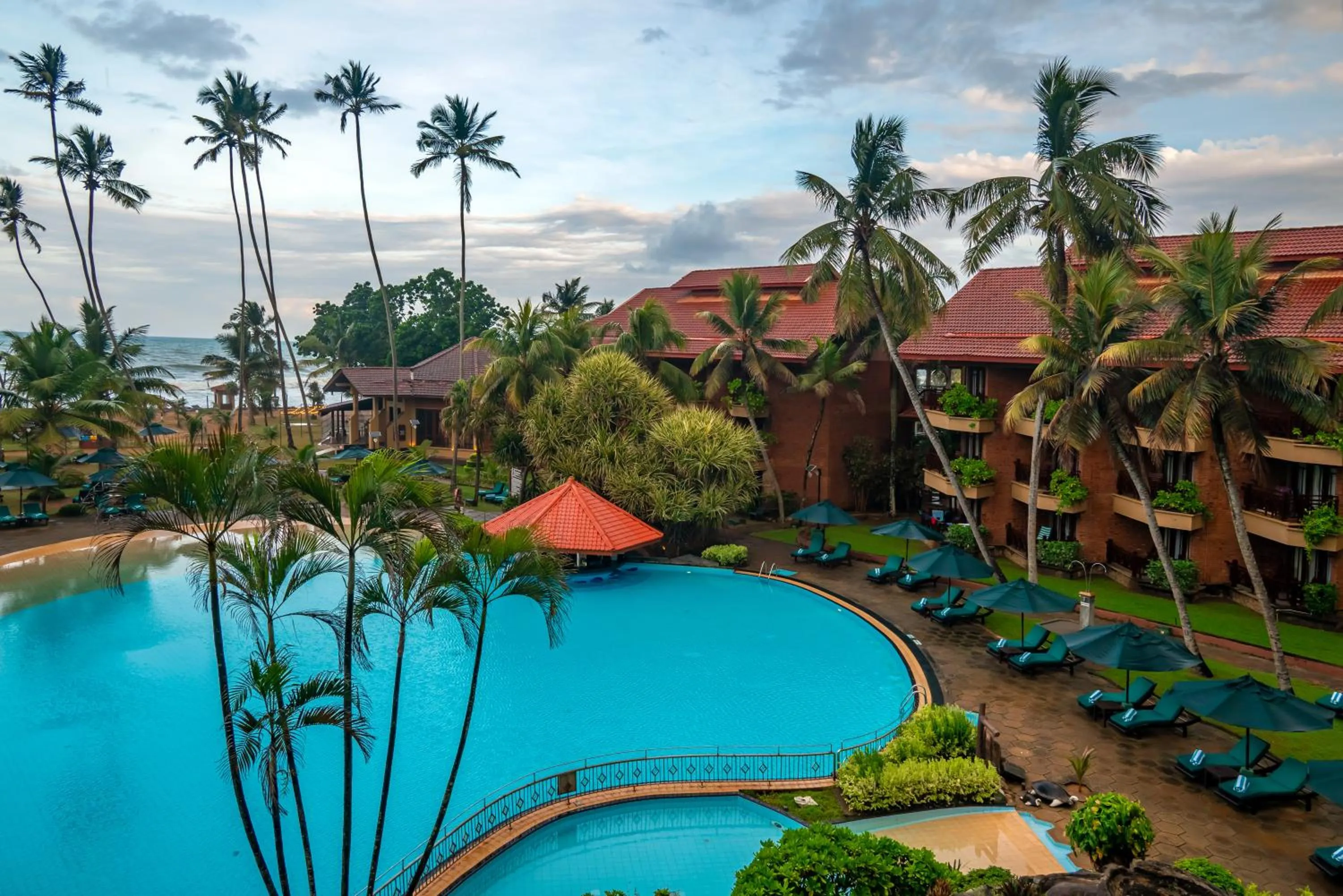 Garden view in Royal Palms Beach Hotel