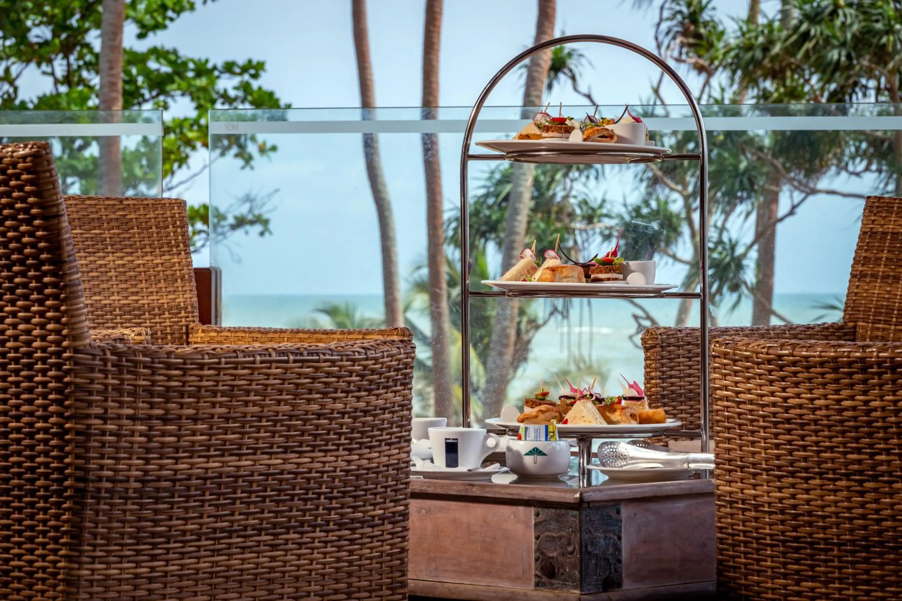 Food and drinks in Royal Palms Beach Hotel