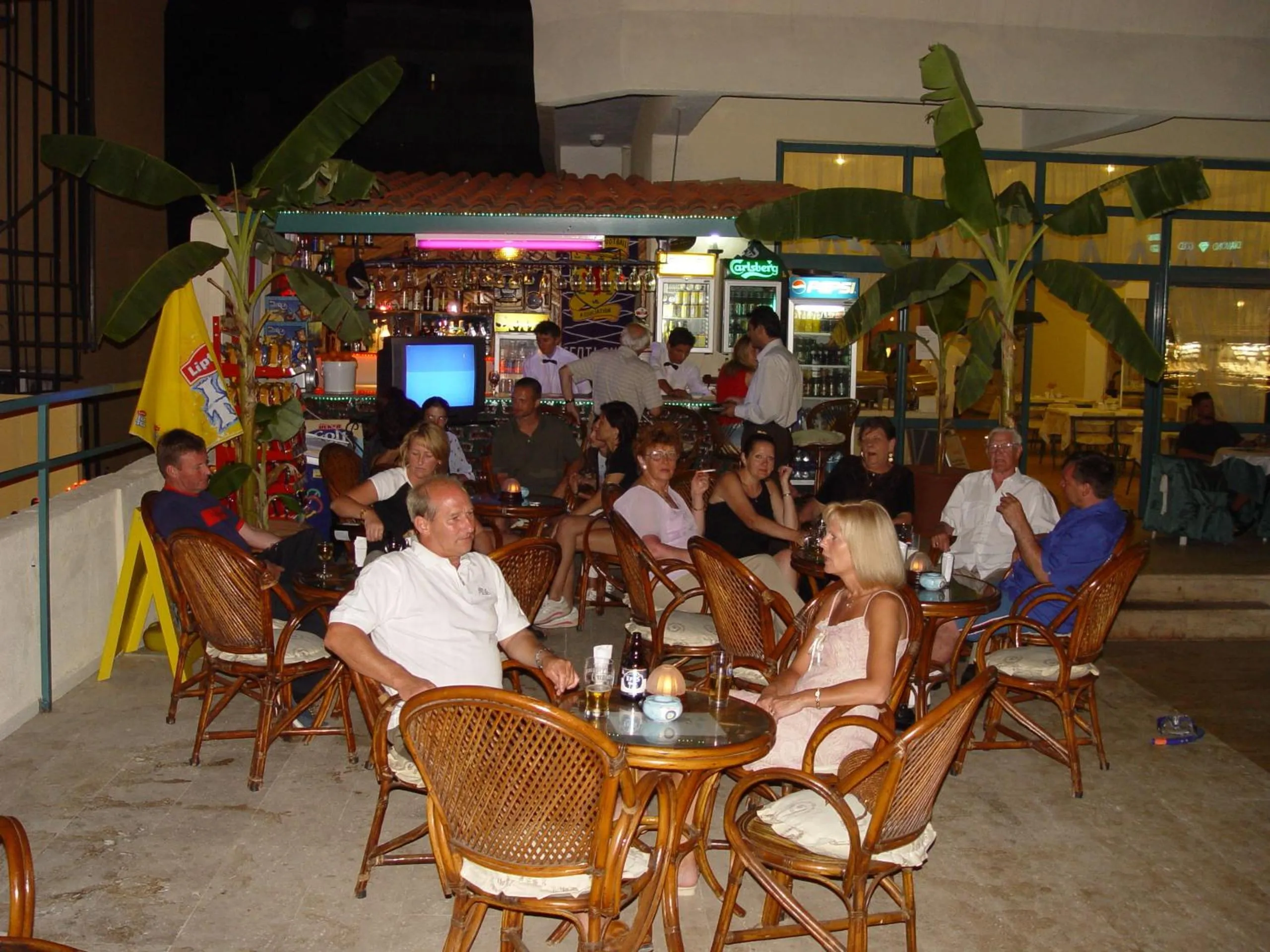 Restaurant/places to eat in Hotel Amore