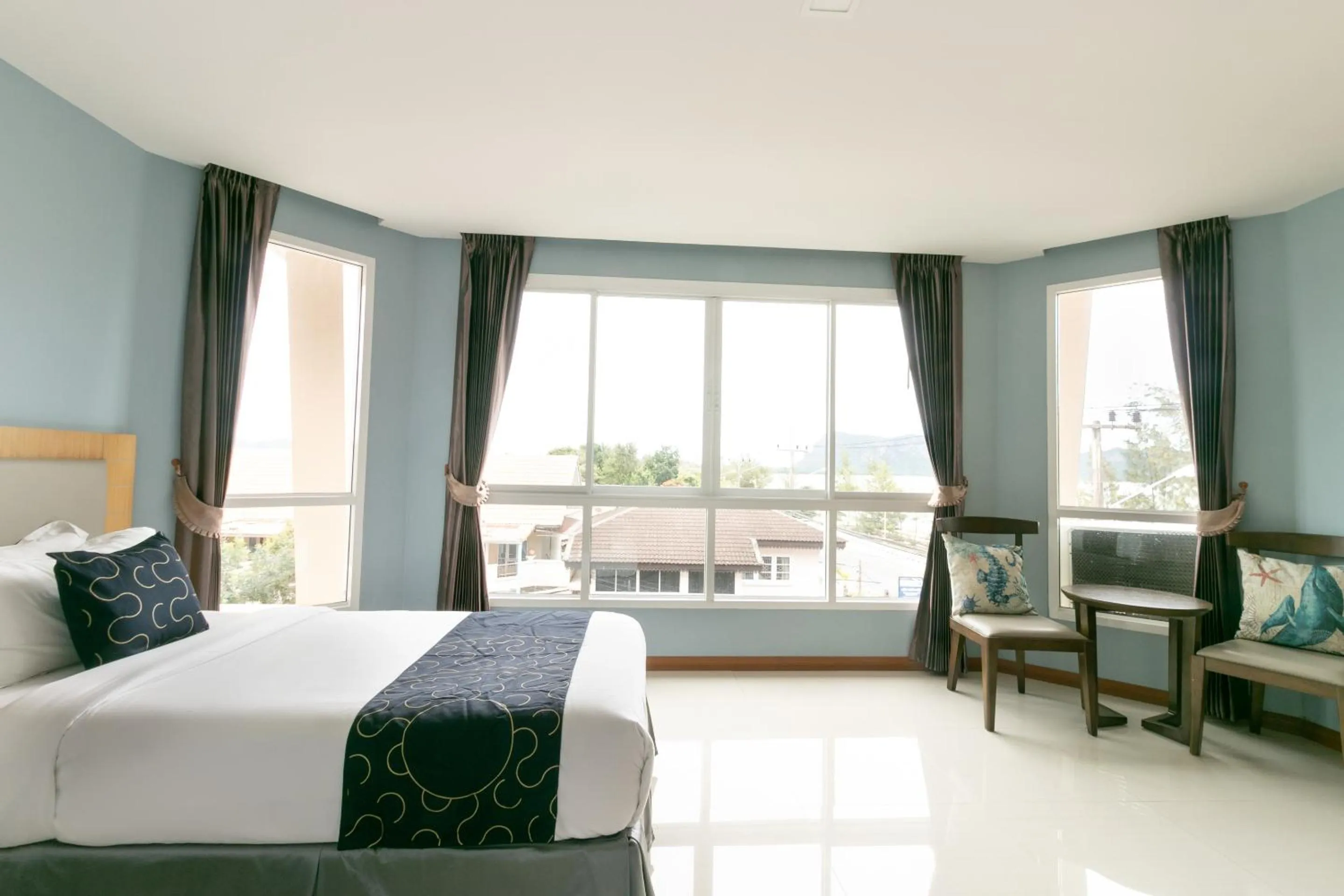 Bedroom, Bed in Golden Beach Boutique Resort