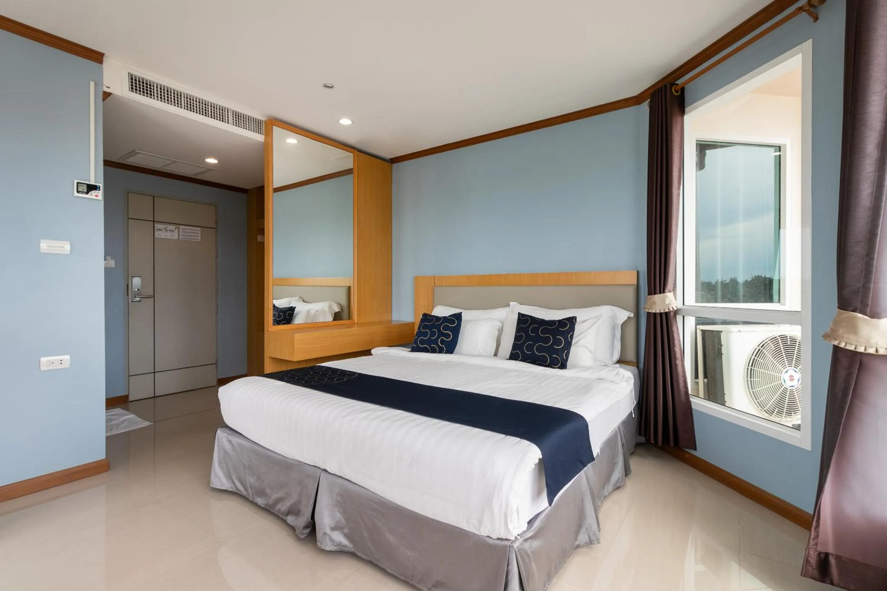 Bedroom, Bed in Golden Beach Boutique Resort