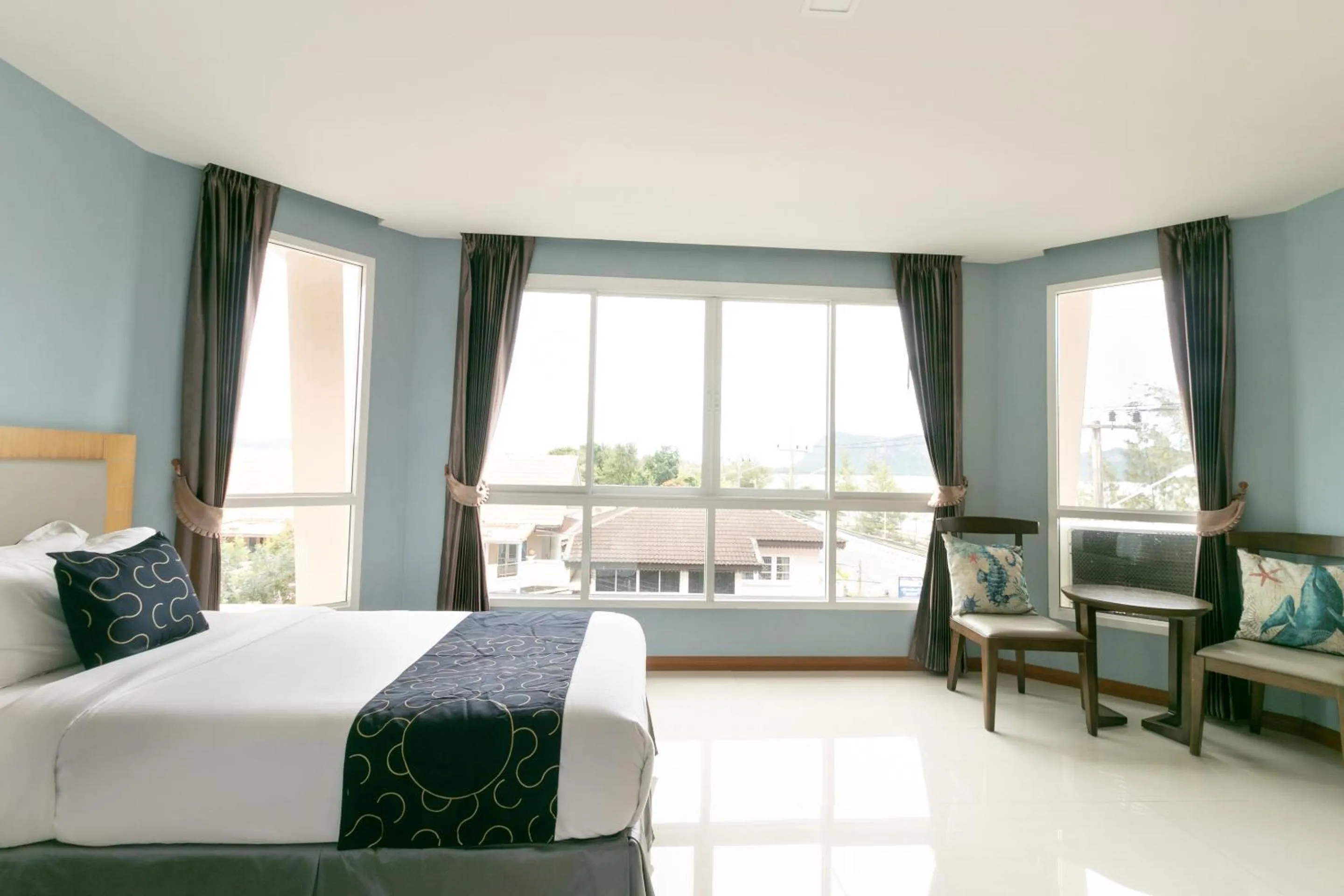 Bedroom, Bed in Golden Beach Boutique Resort