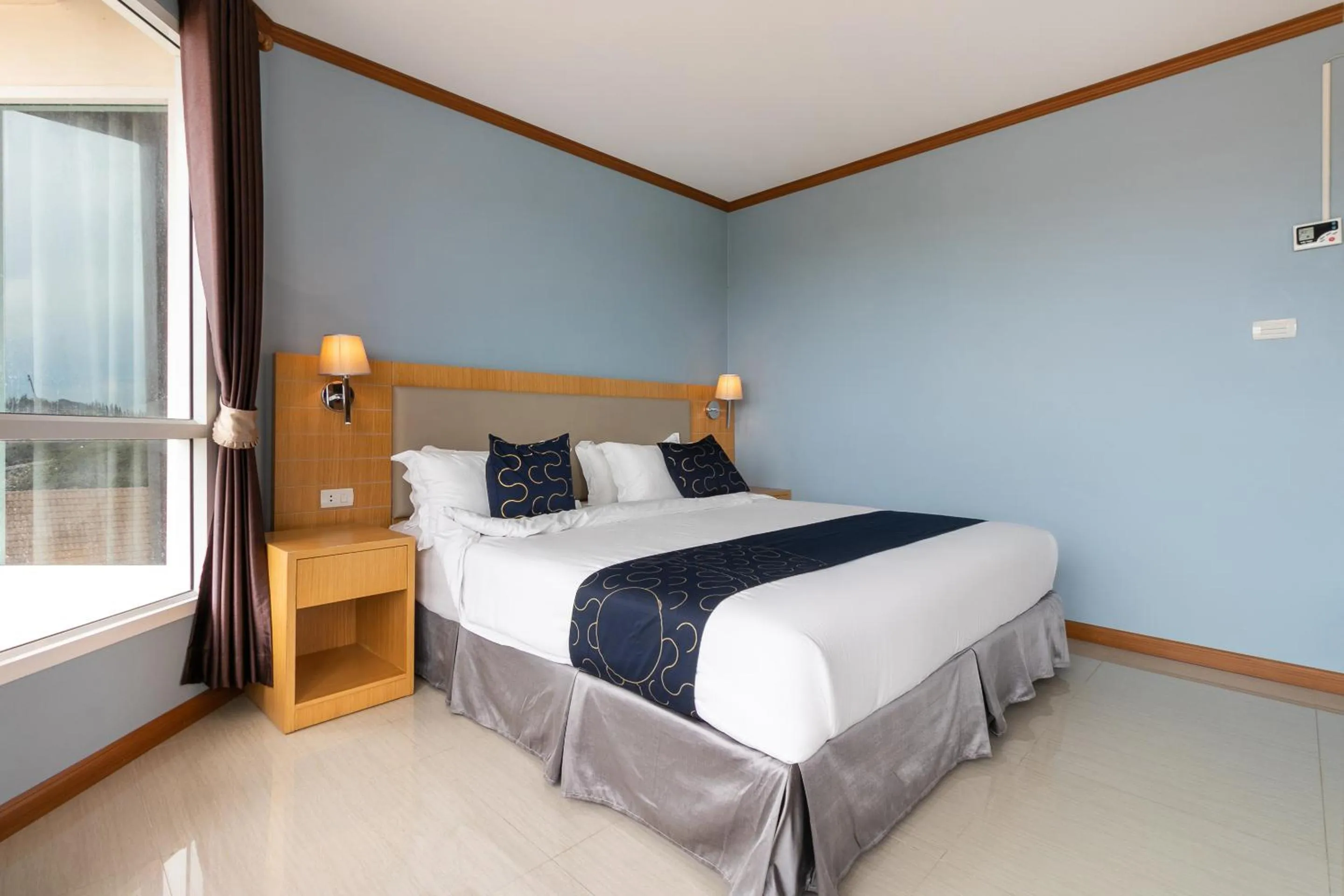 Bedroom, Bed in Golden Beach Boutique Resort