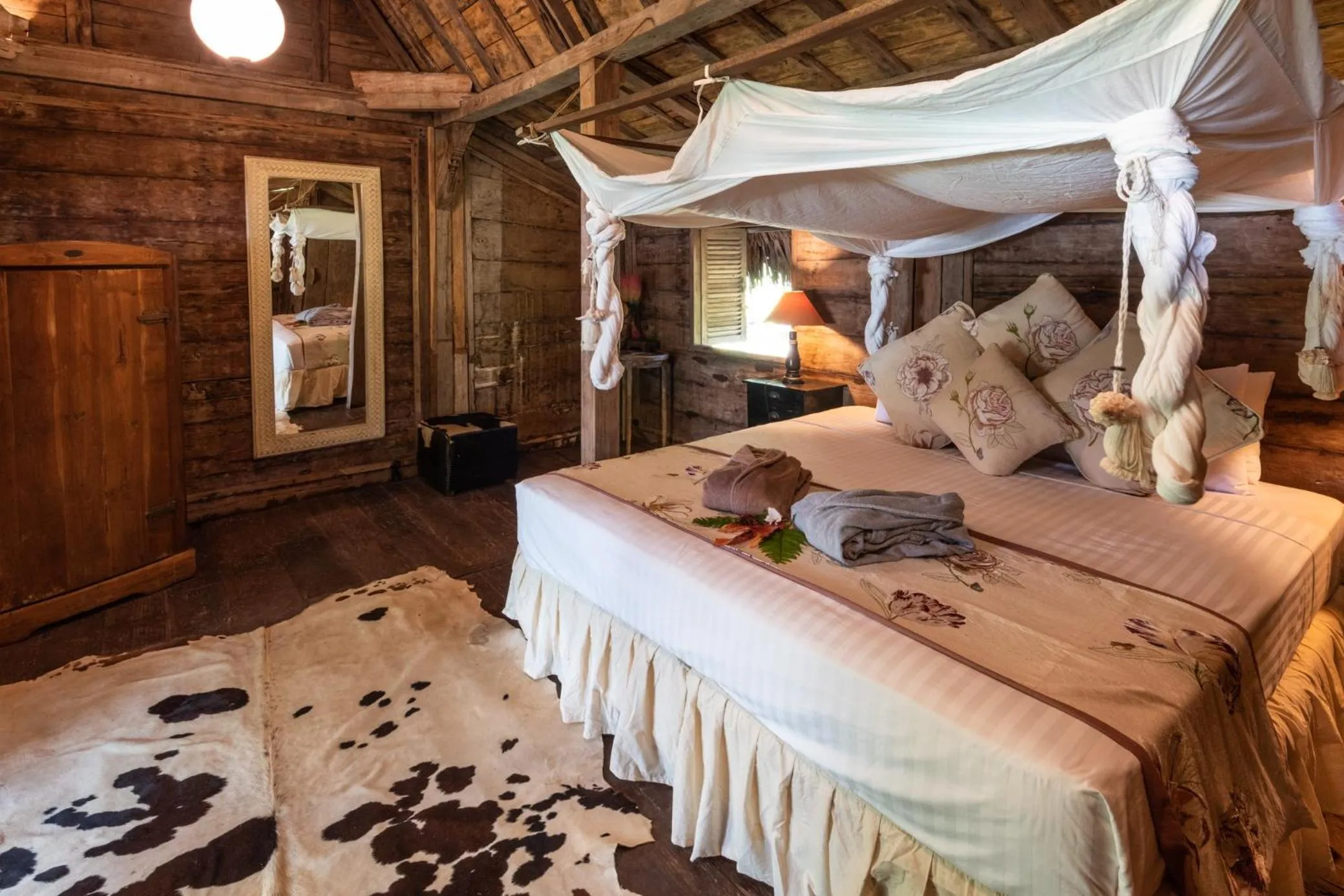 Photo of the whole room, Bed in Ratua Private Island Resort