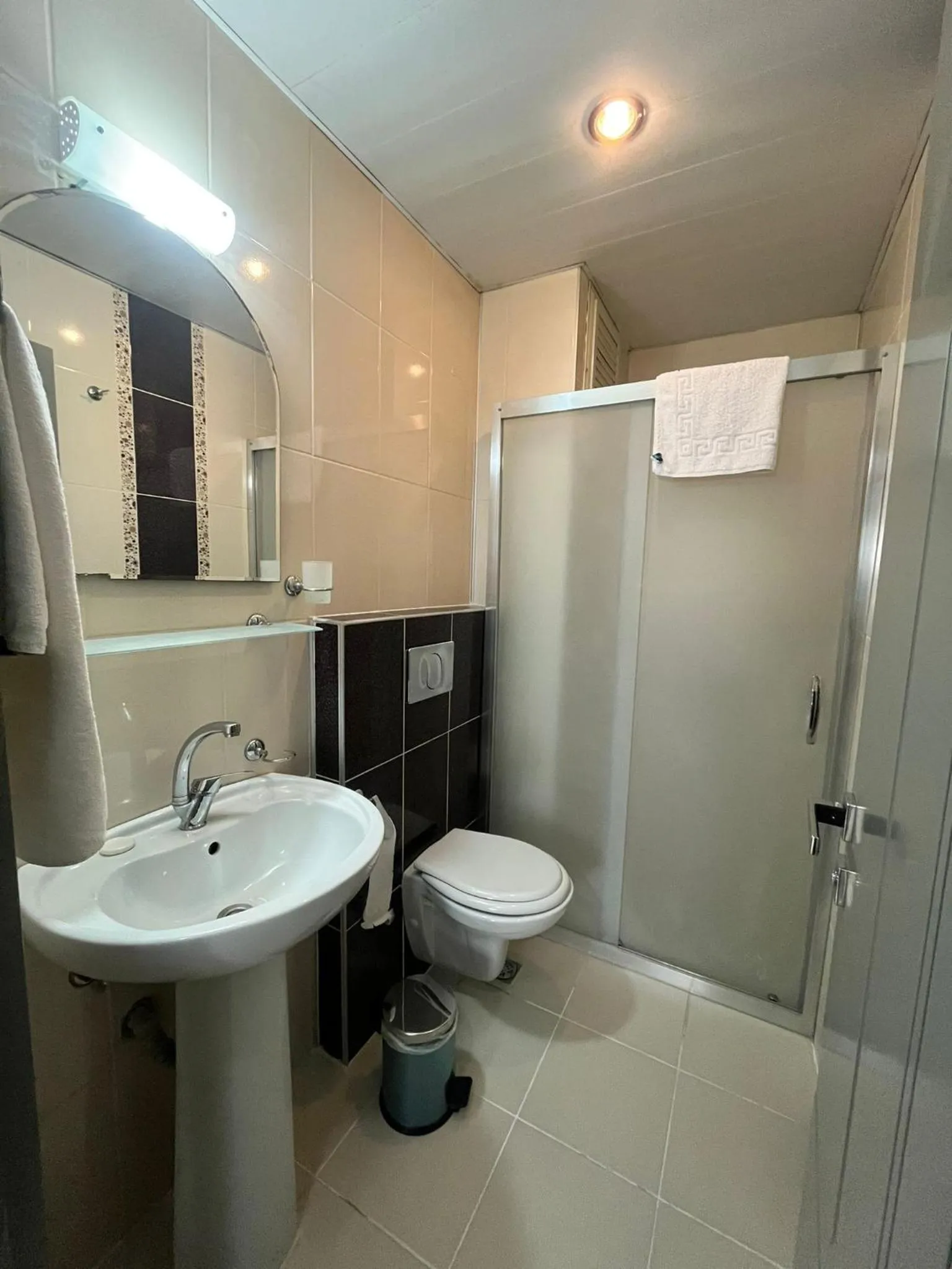 Shower in Gurses Life Hotel