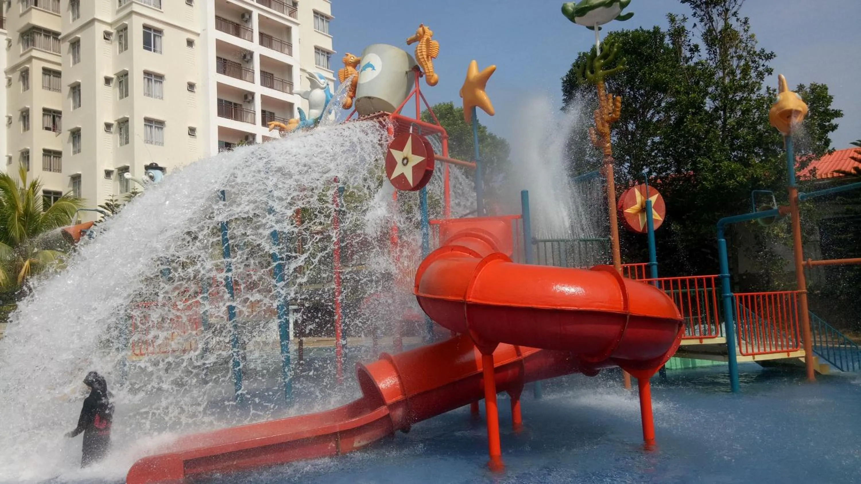 Swimming pool in CT Homestay at Lagoon Park Resort