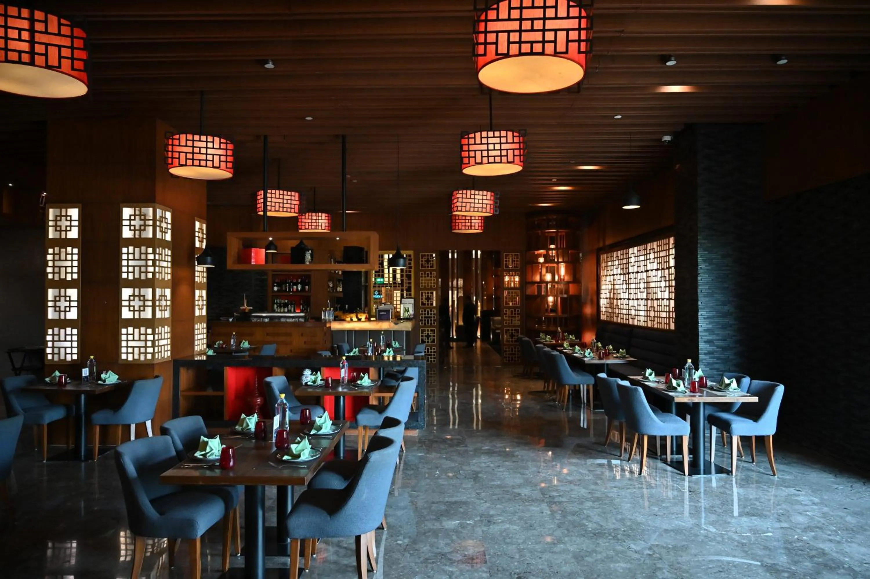 Restaurant/places to eat in Holiday Inn New Delhi Mayur Vihar Noida by IHG