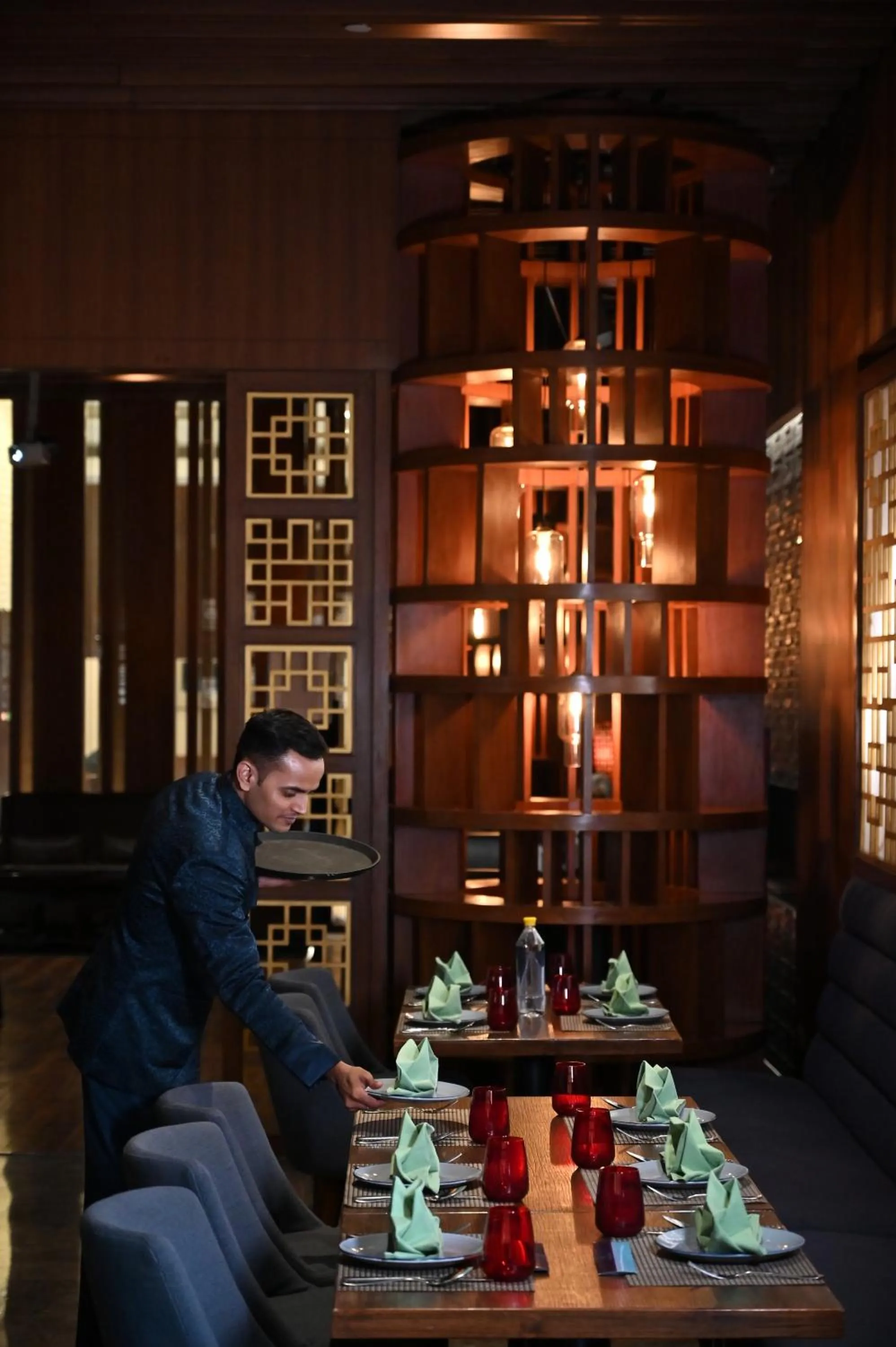 Restaurant/places to eat in Holiday Inn New Delhi Mayur Vihar Noida by IHG