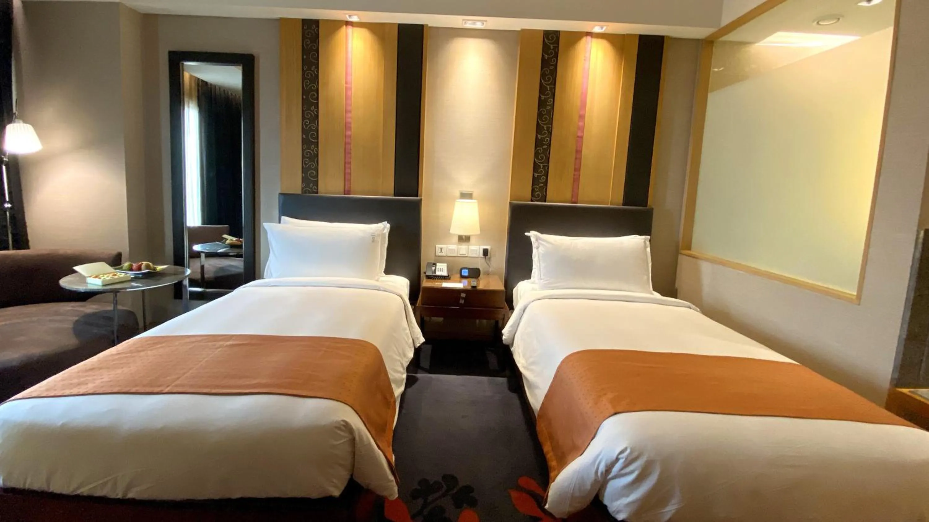 Photo of the whole room, Bed in Holiday Inn New Delhi Mayur Vihar Noida by IHG