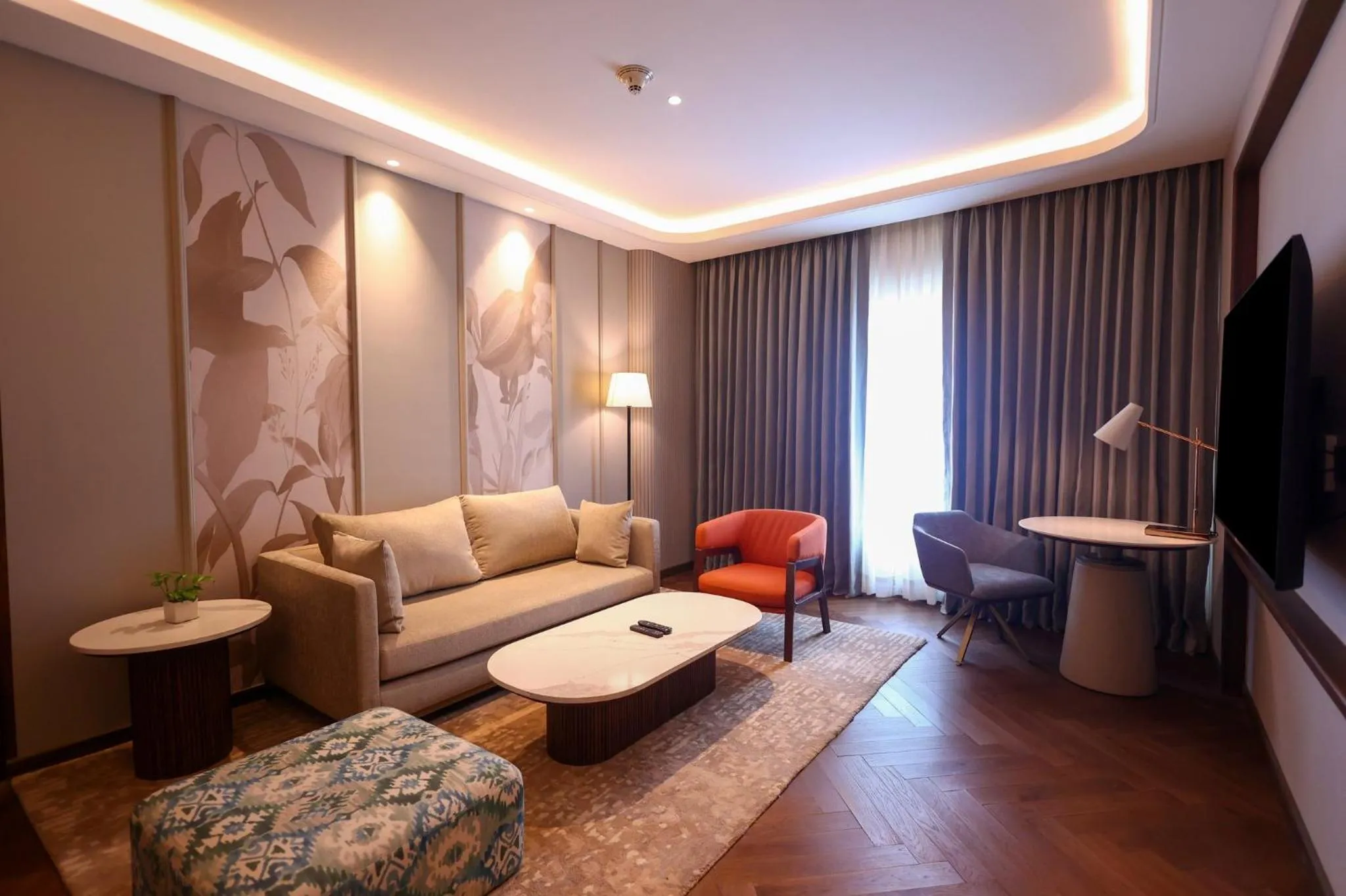 Photo of the whole room in Holiday Inn New Delhi Mayur Vihar Noida by IHG