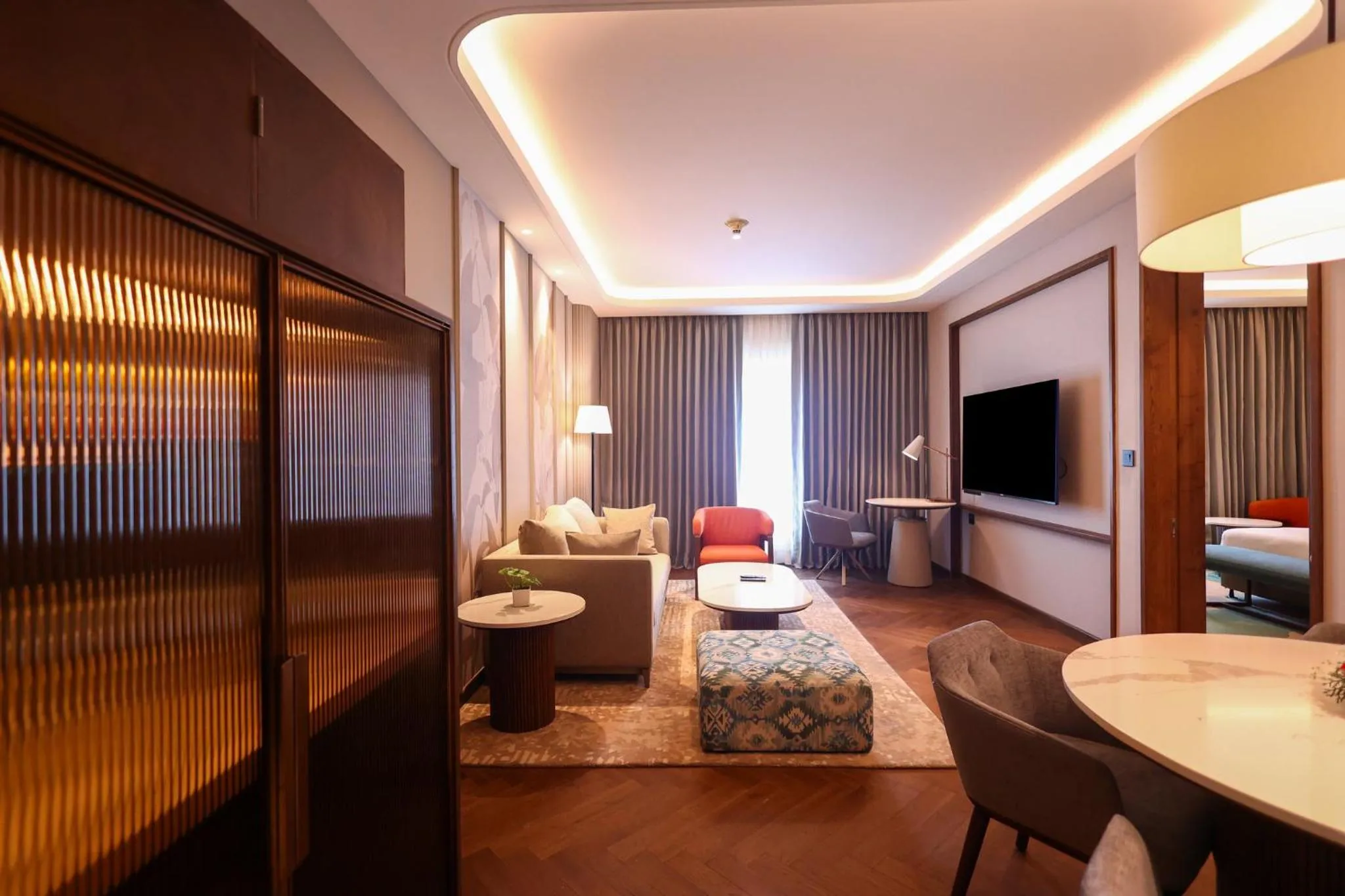 Photo of the whole room, Bed in Holiday Inn New Delhi Mayur Vihar Noida by IHG