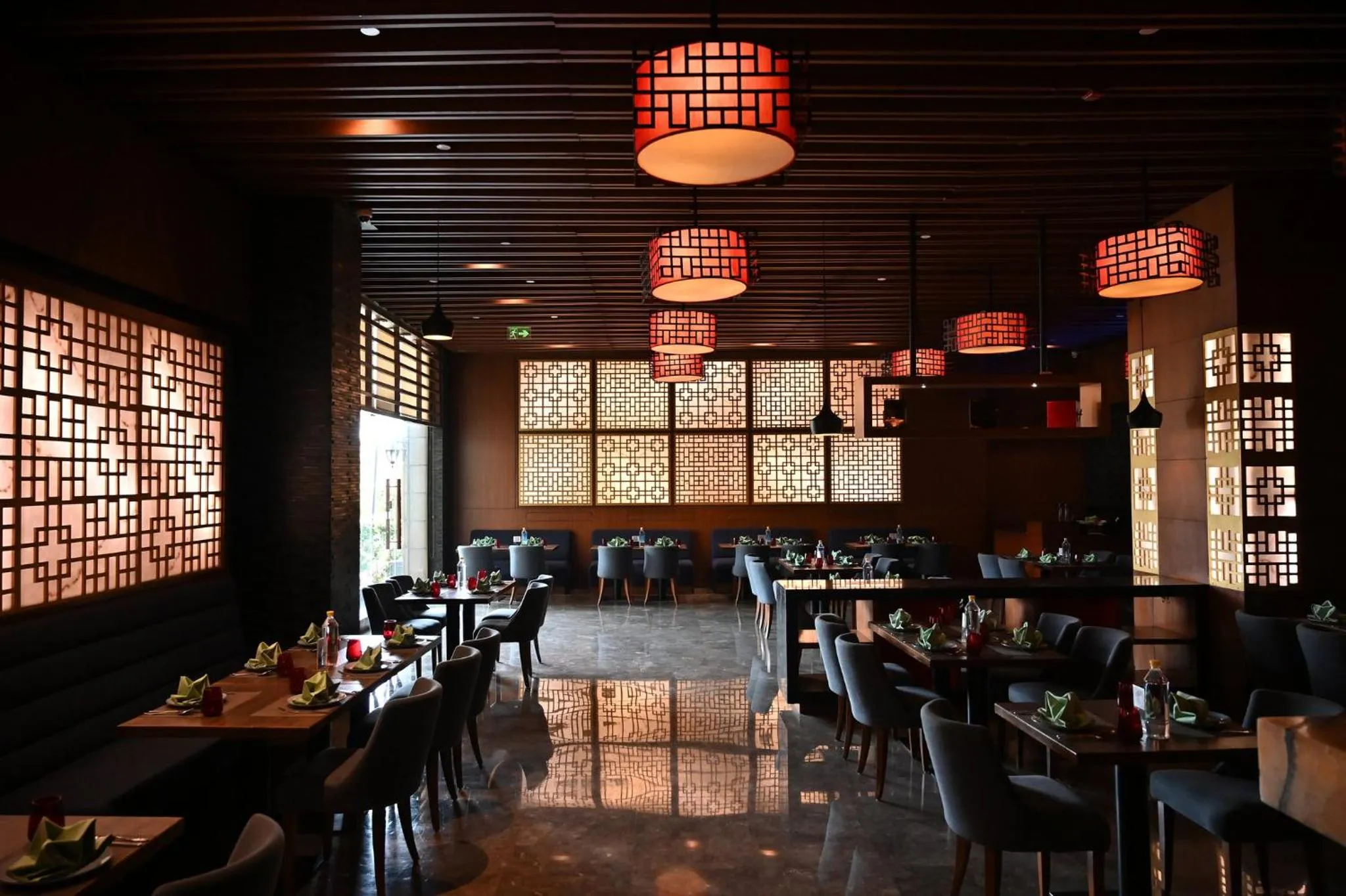 Restaurant/places to eat in Holiday Inn New Delhi Mayur Vihar Noida by IHG