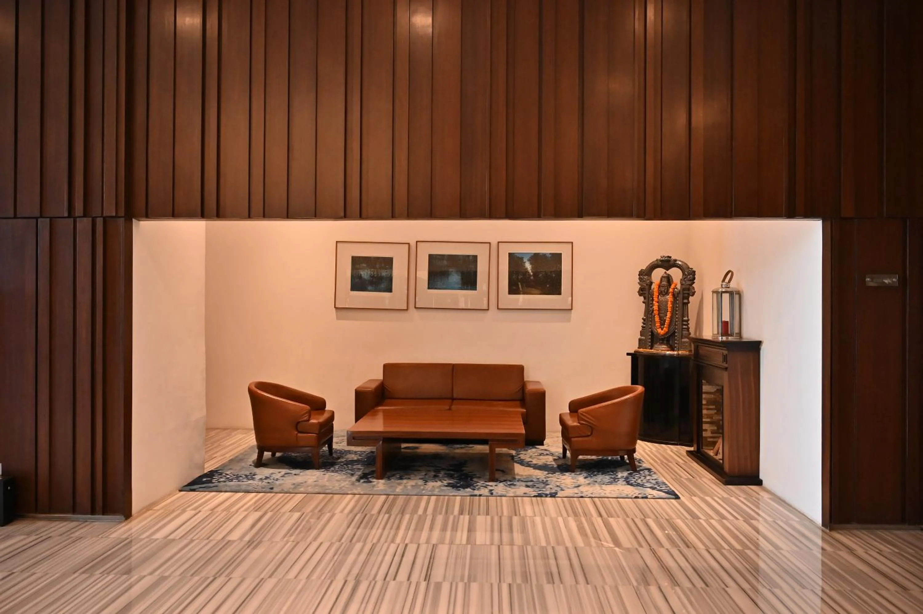 Lobby or reception in Holiday Inn New Delhi Mayur Vihar Noida by IHG